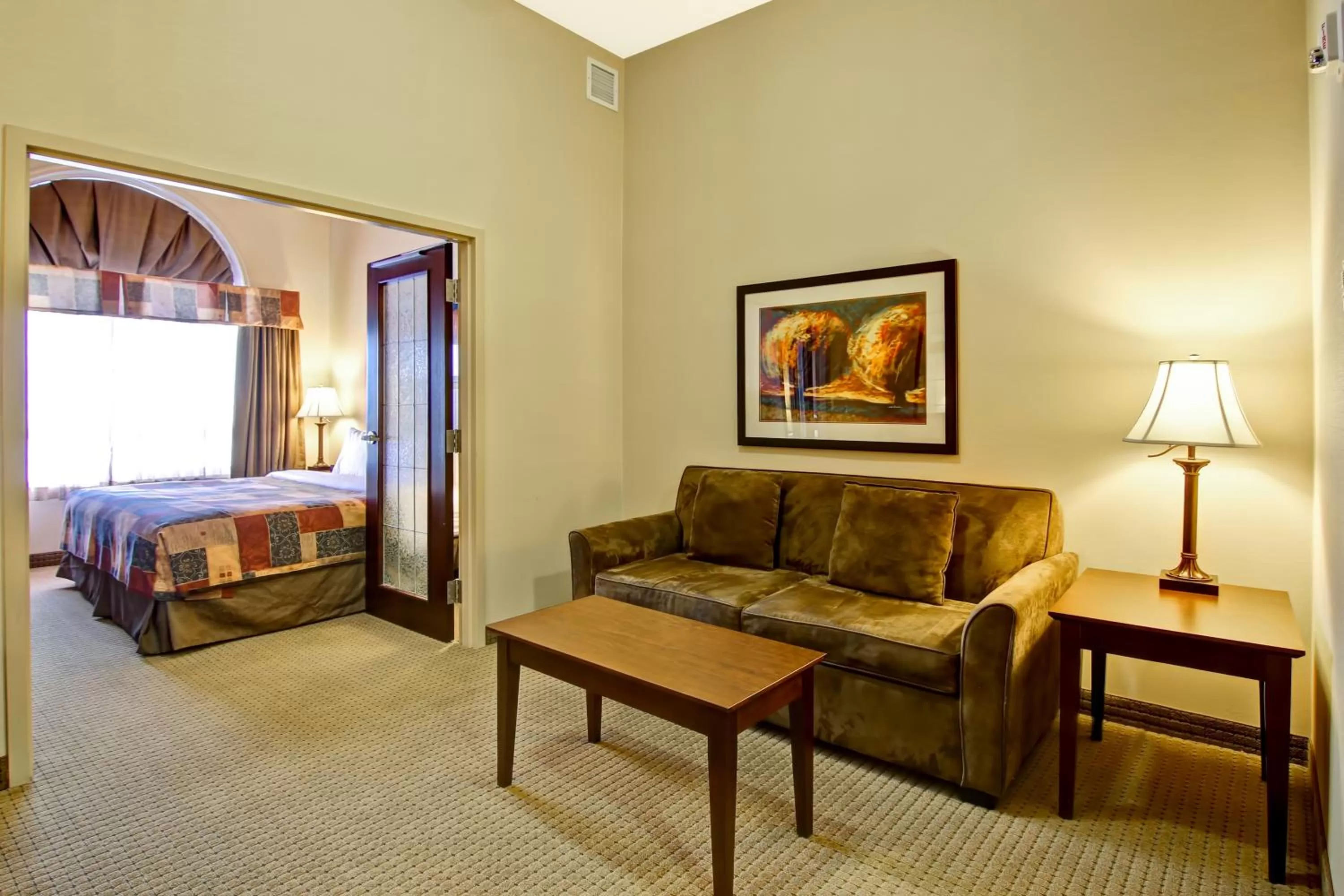 Photo of the whole room, Bed in Canalta Camrose