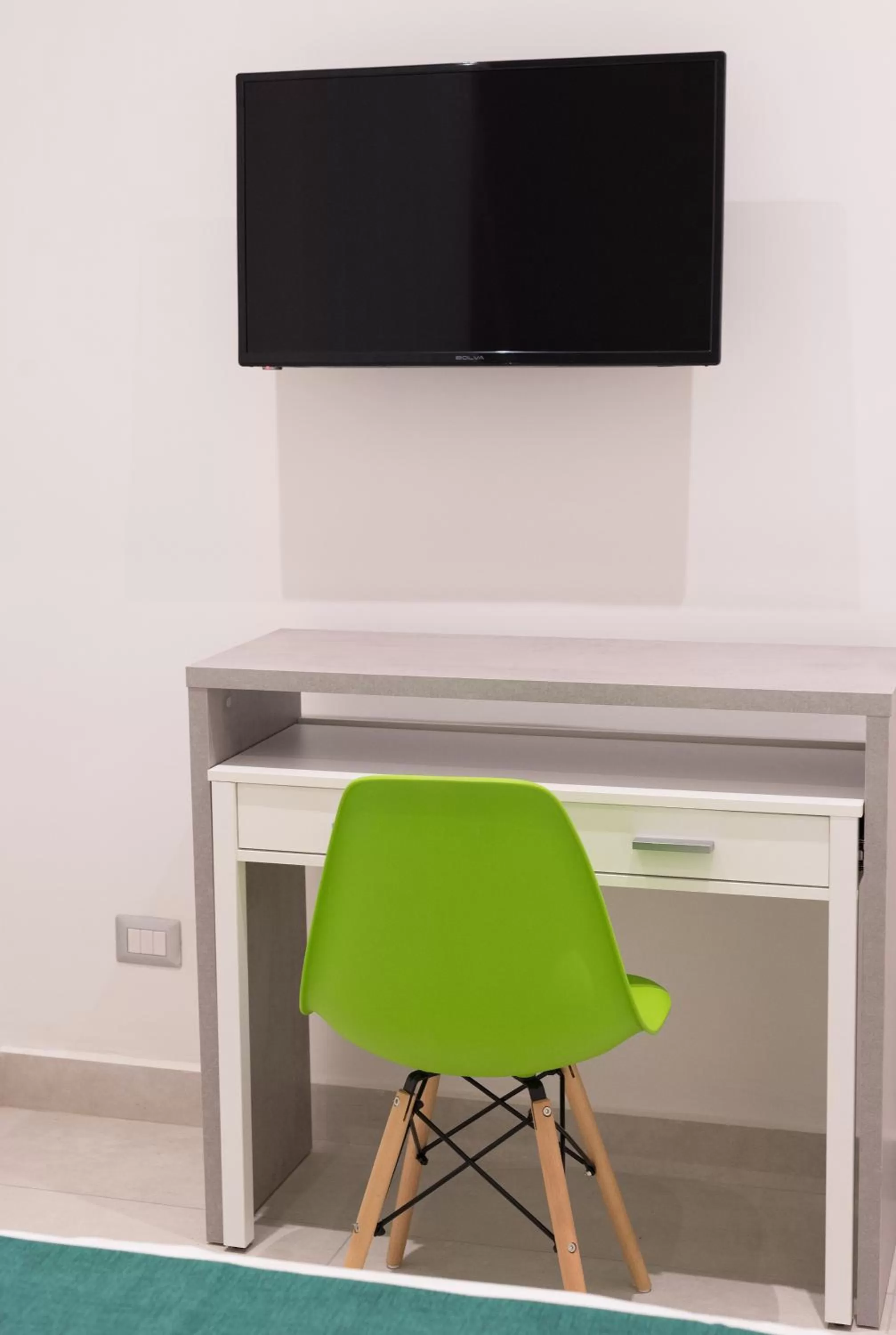 TV/Entertainment Center in Toledo in