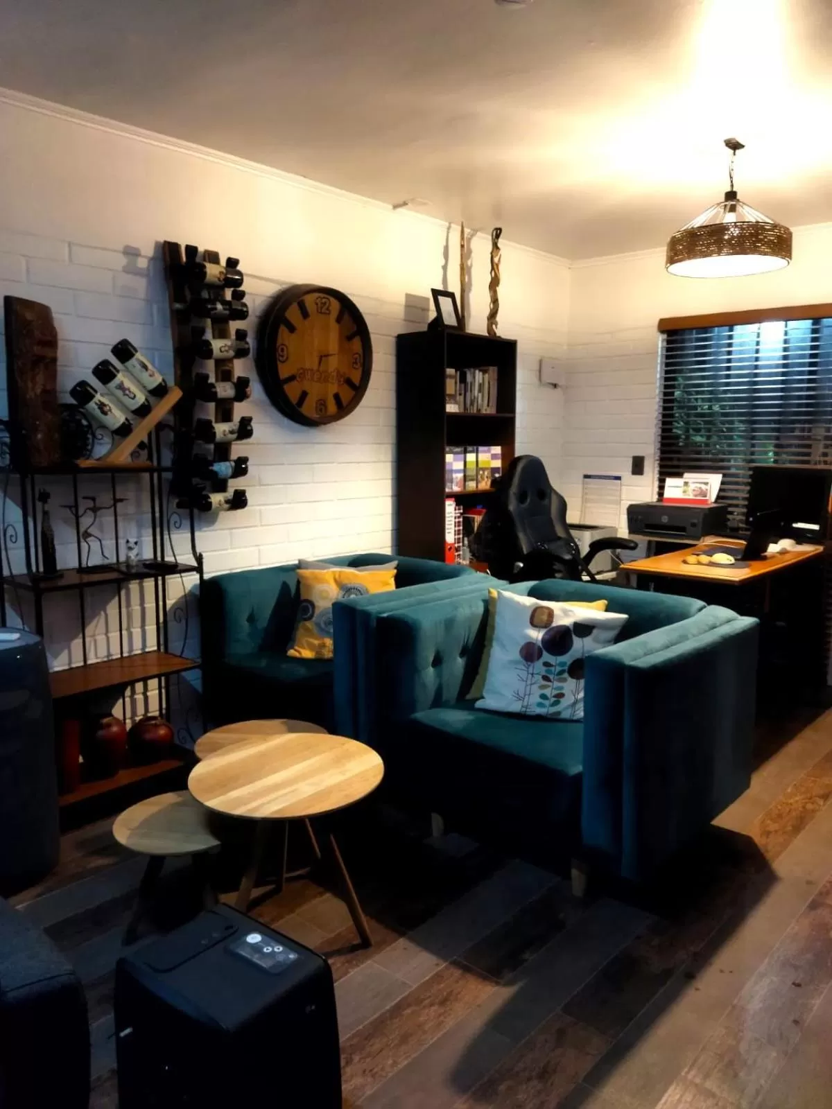 Living room in Casa Roble Añejo Bed & Breakfast