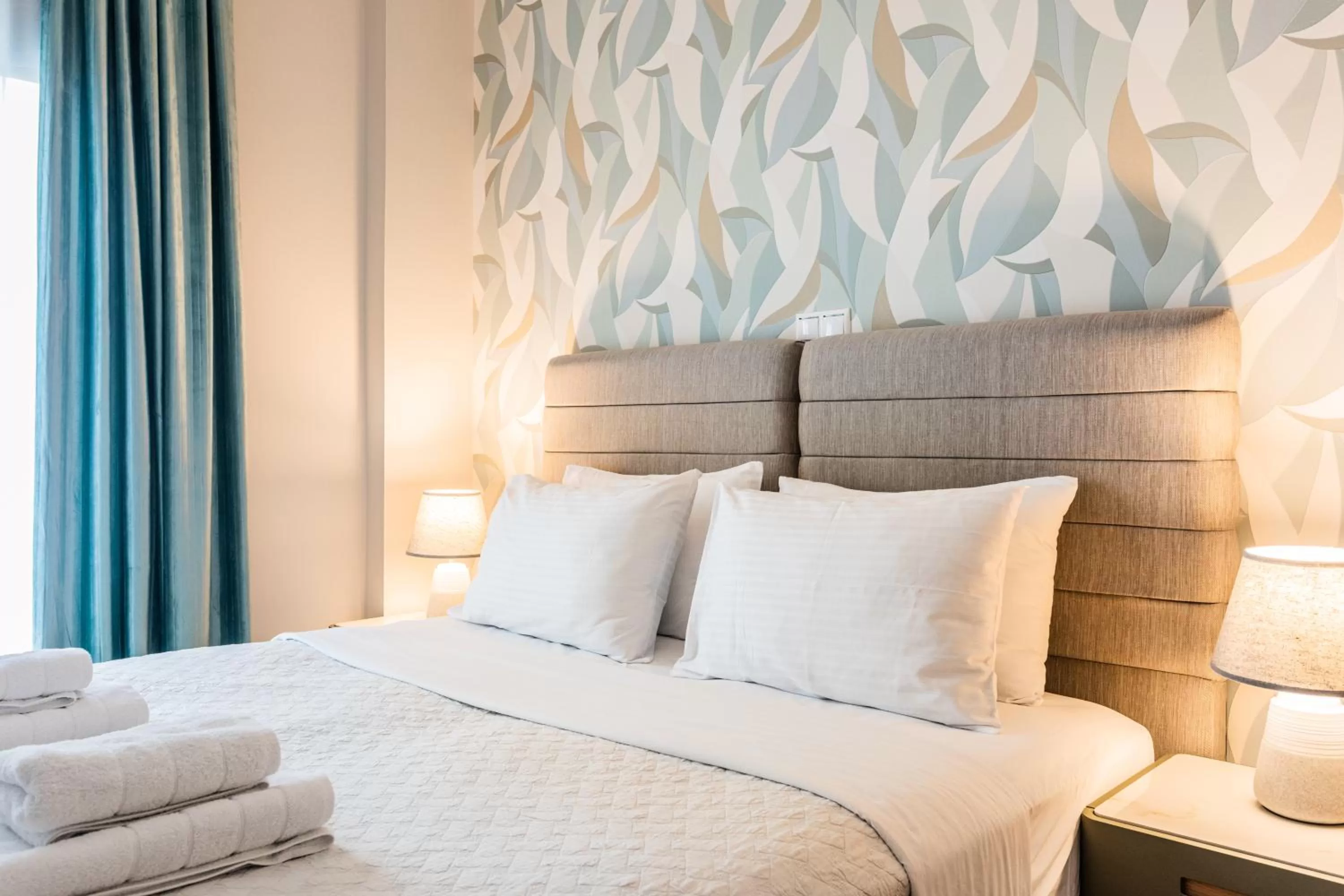 Bed in Nicholas Point Apartments and Rooms