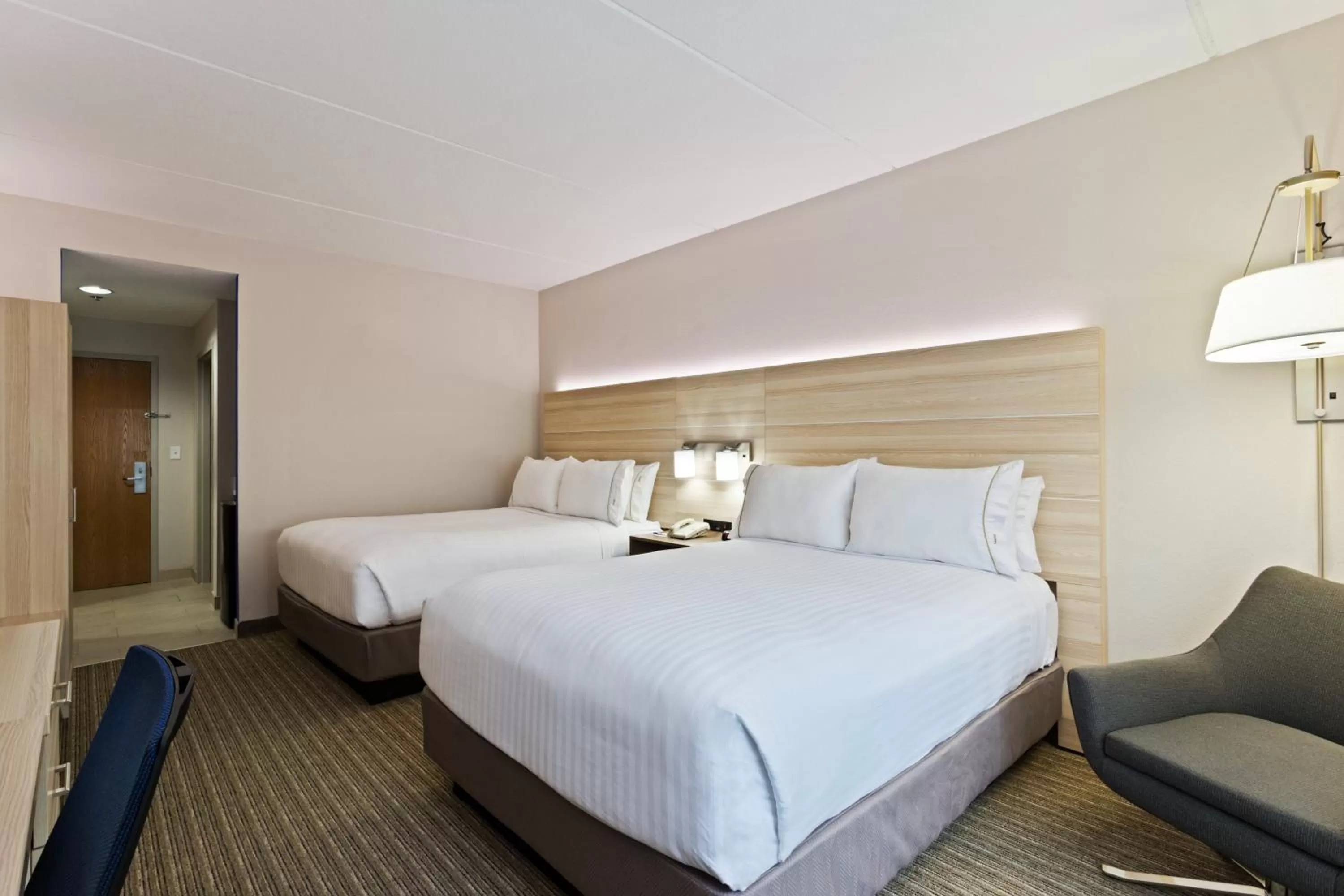 Photo of the whole room, Bed in Holiday Inn Express & Suites Tavares by IHG