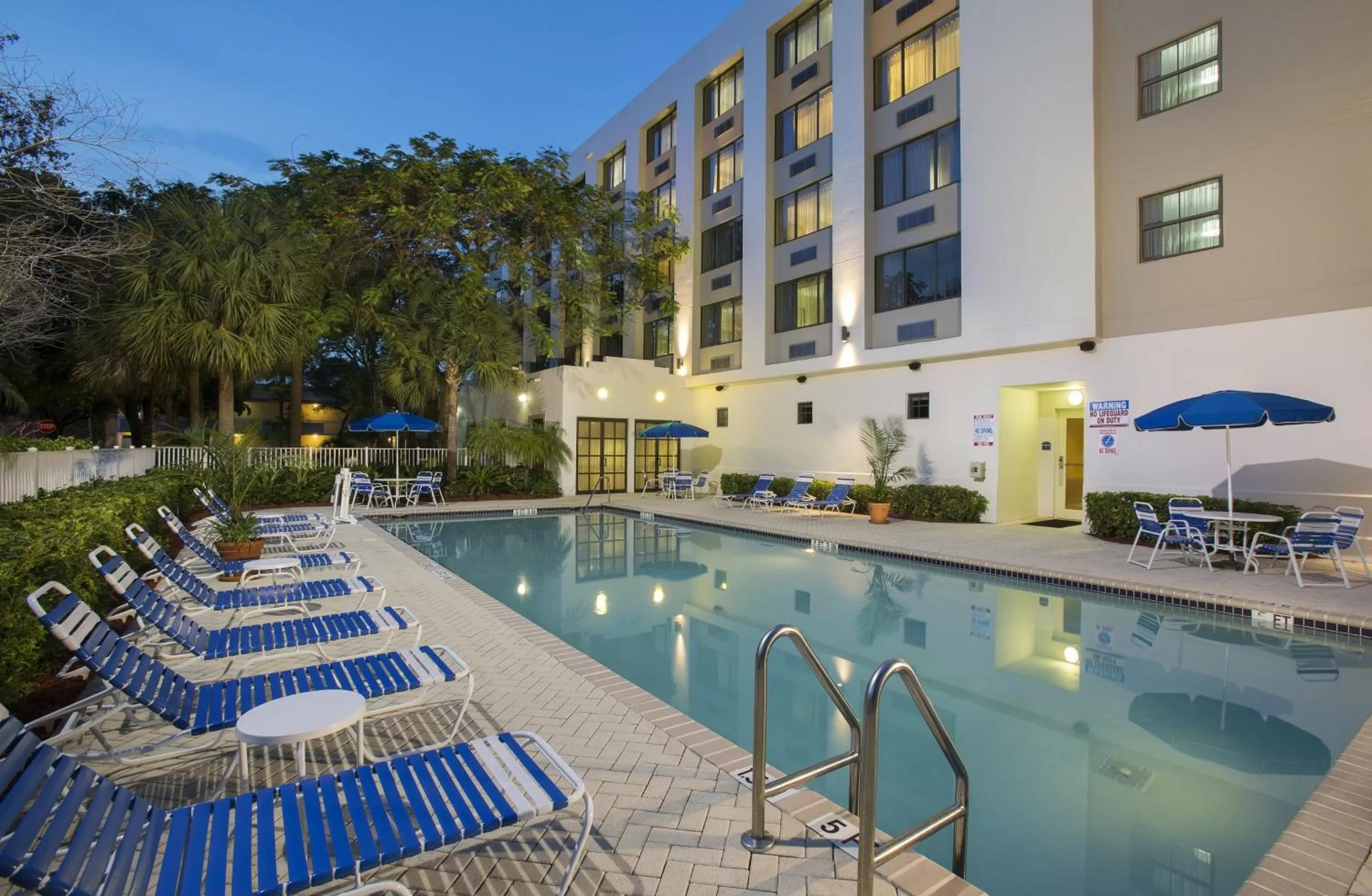 Swimming pool in Holiday Inn Express Hotel & Suites Ft. Lauderdale-Plantation by IHG