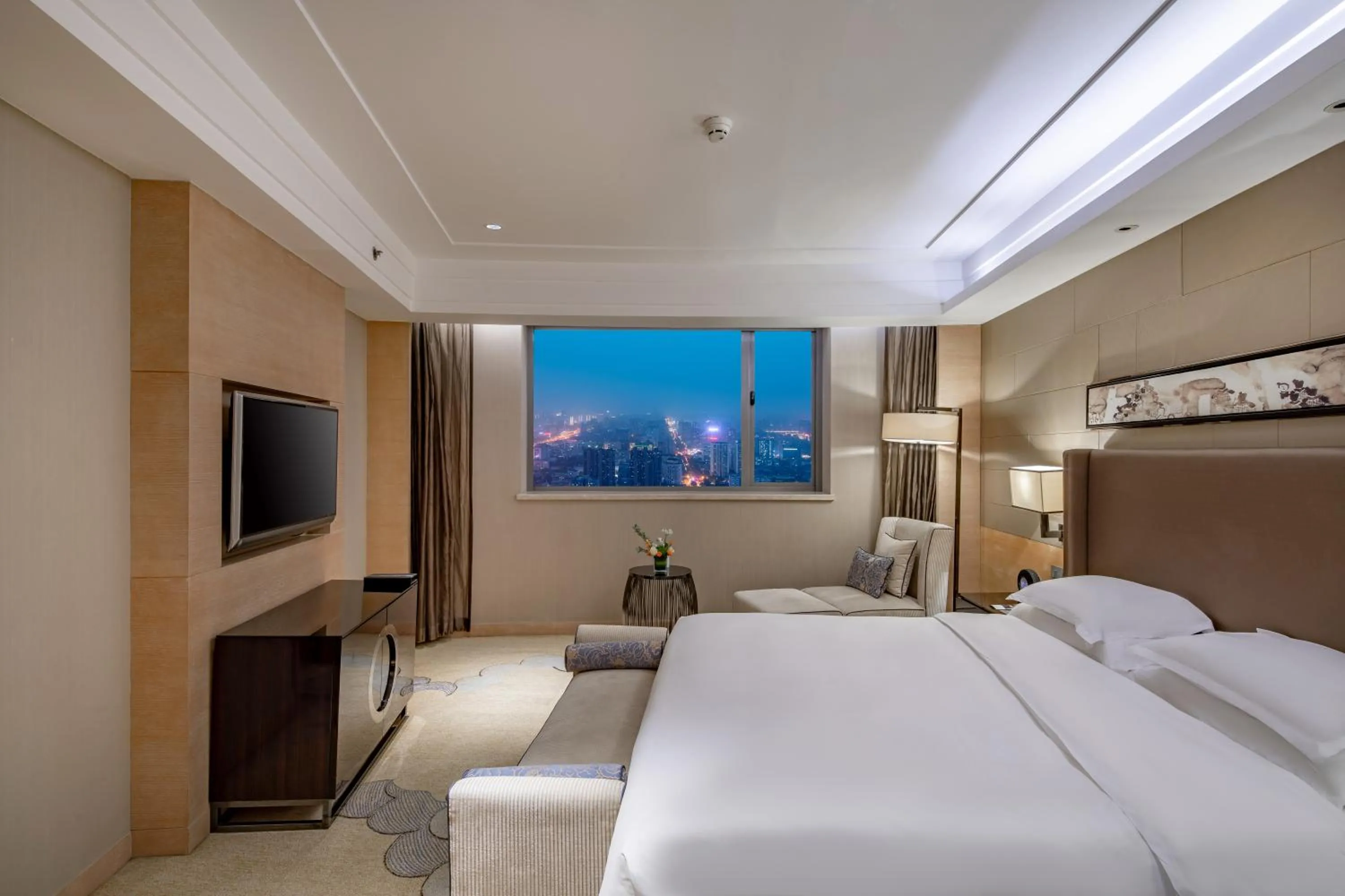 Bedroom, Bed in Crowne Plaza Xi'an by IHG