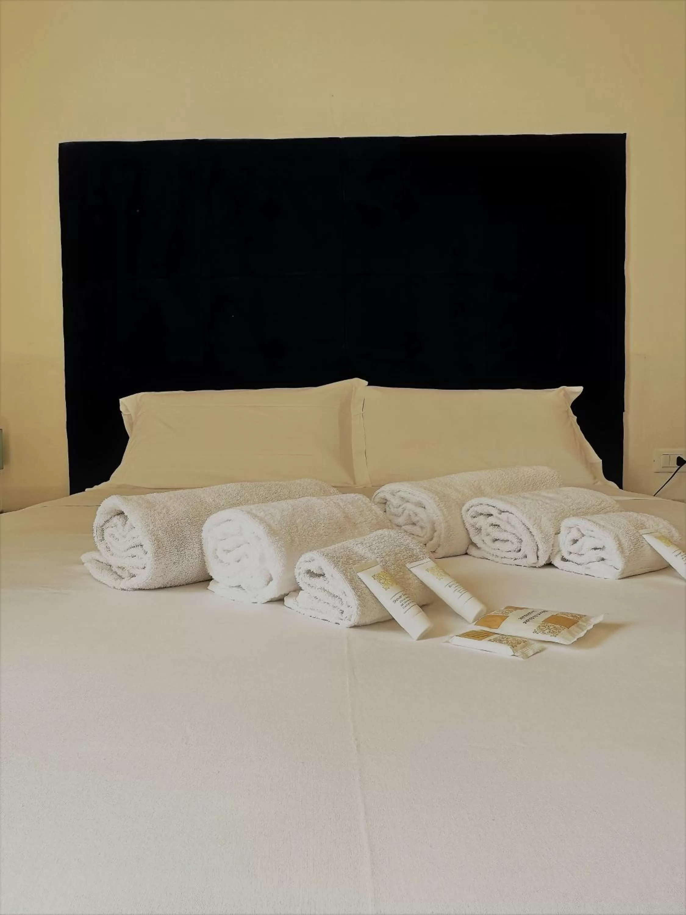 Bedroom, Bed in Hotel The Flash - Venturina Terme