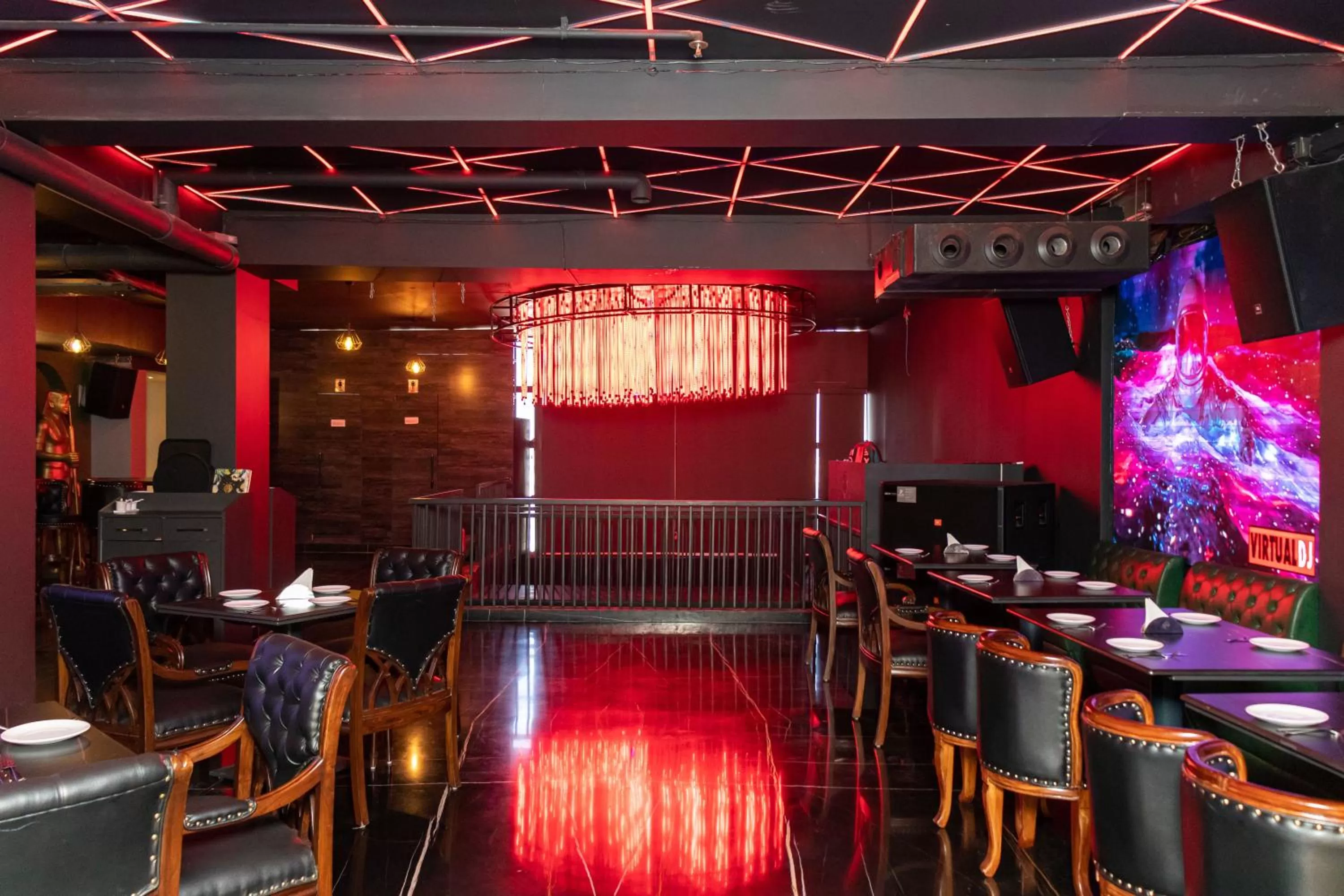 Lounge or bar in Hotel BR Grand -Near Golden Temple