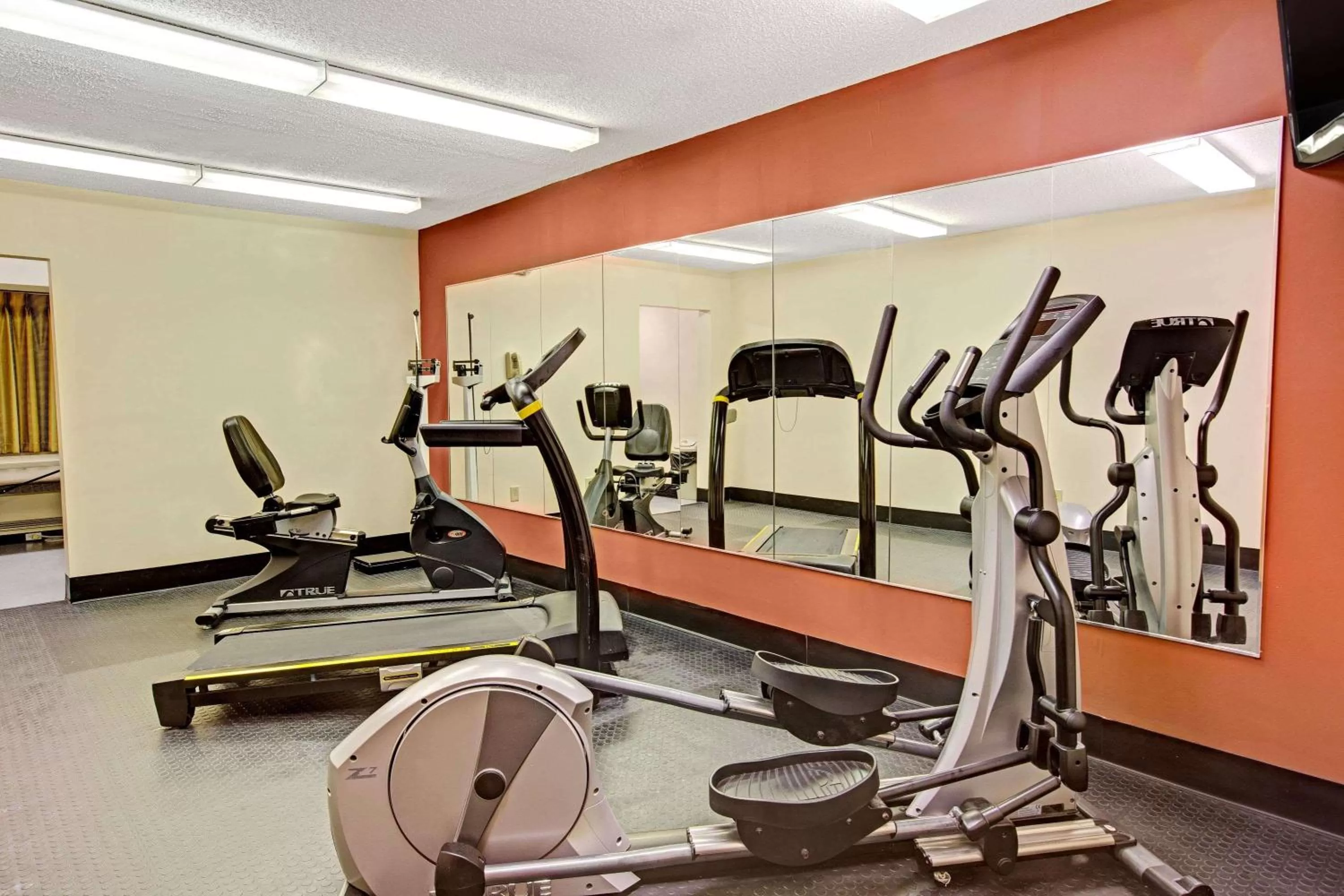 Fitness centre/facilities in Microtel Inn & Suites by Wyndham Statesville