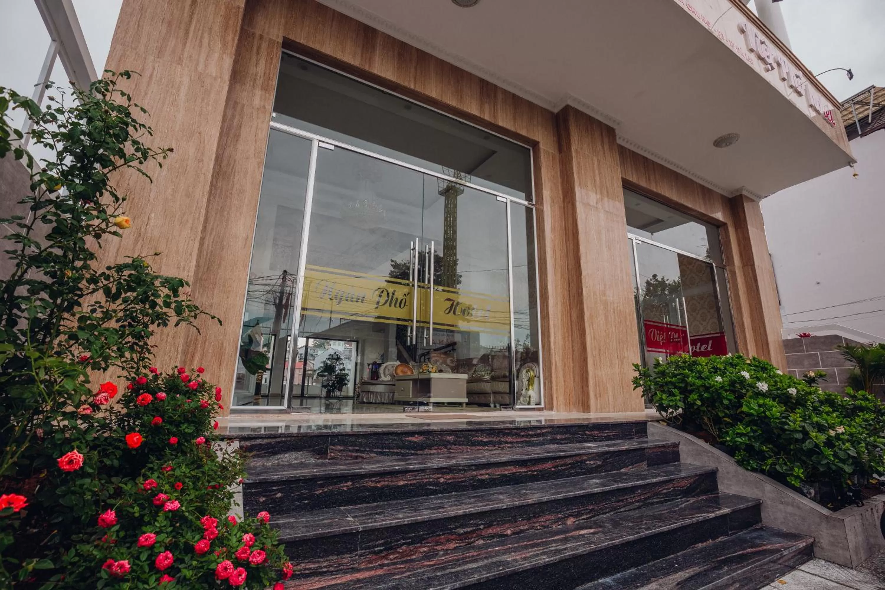 Property building in Ngàn Phố Studio & Love Hotel