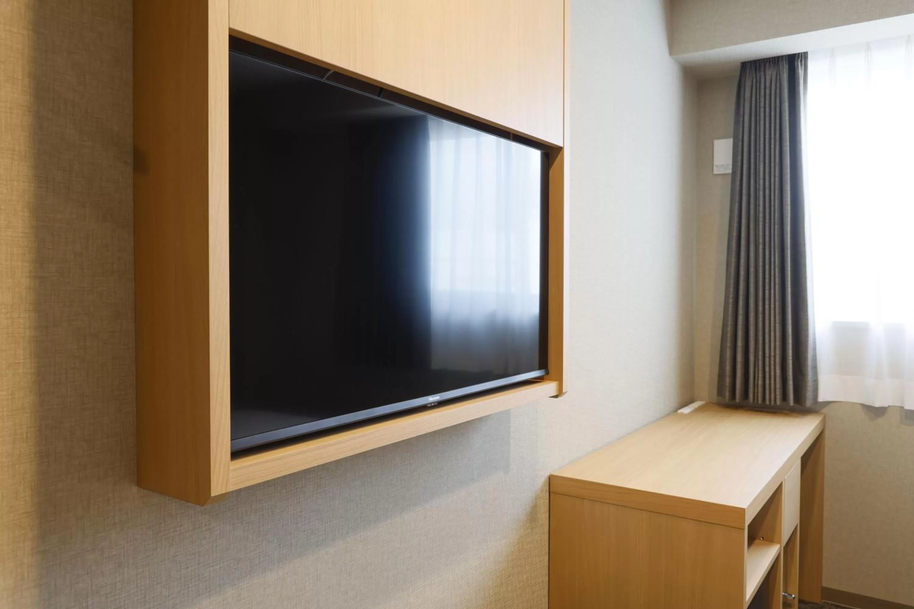 TV and multimedia in Plum Hotel