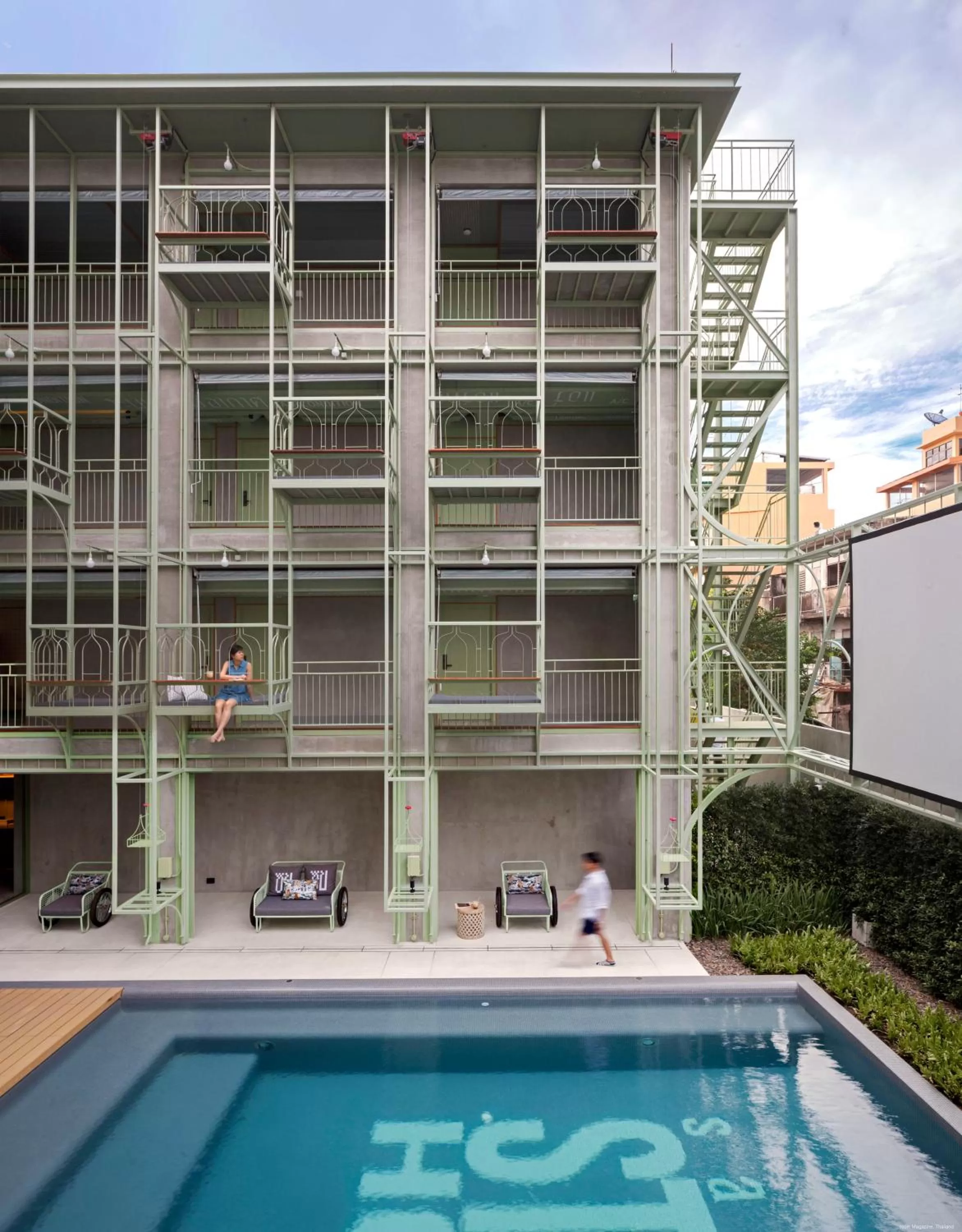 Property building in Samsen Street Hotel