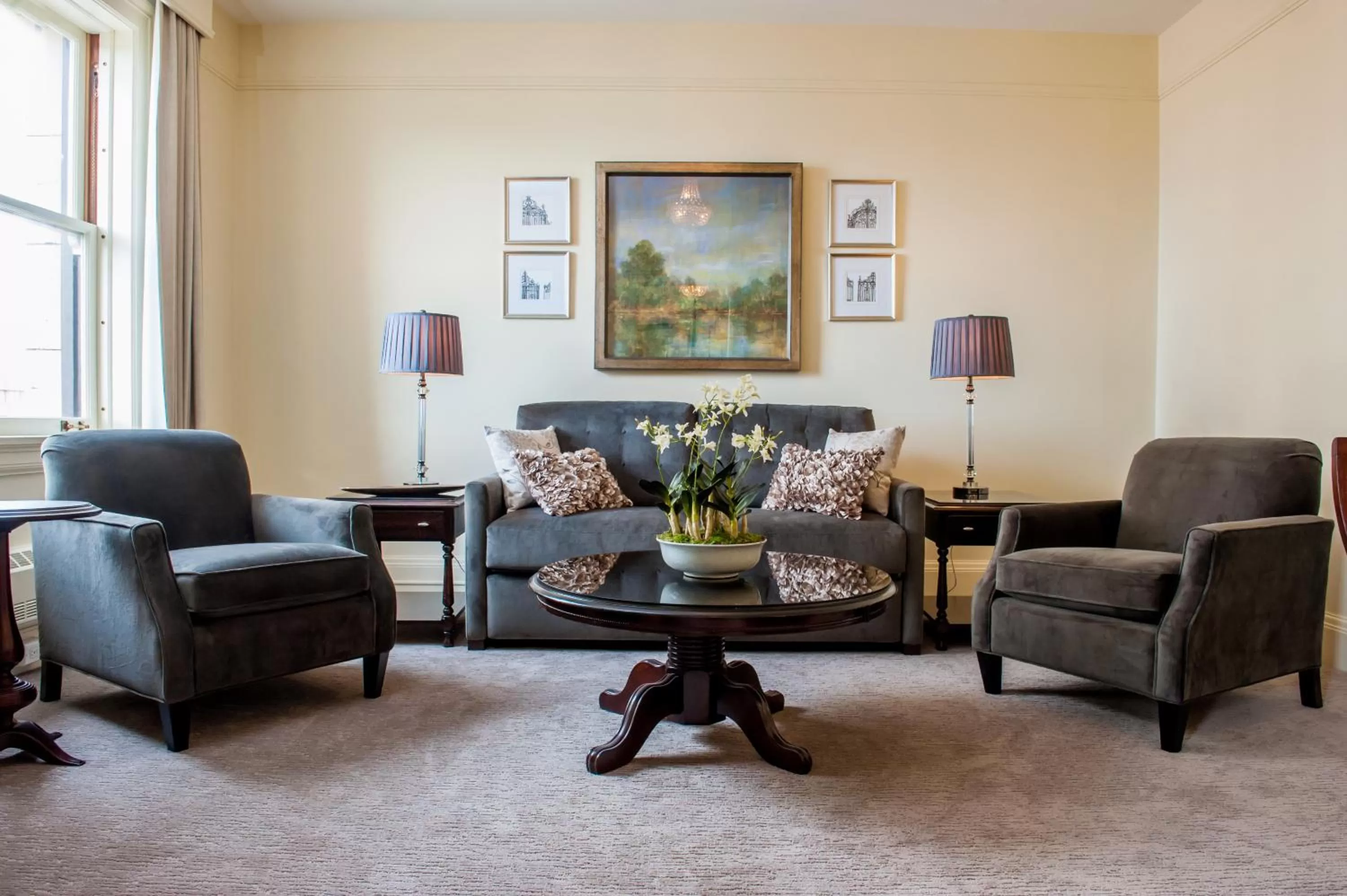 Living room in The Inn at the Union Club of British Columbia