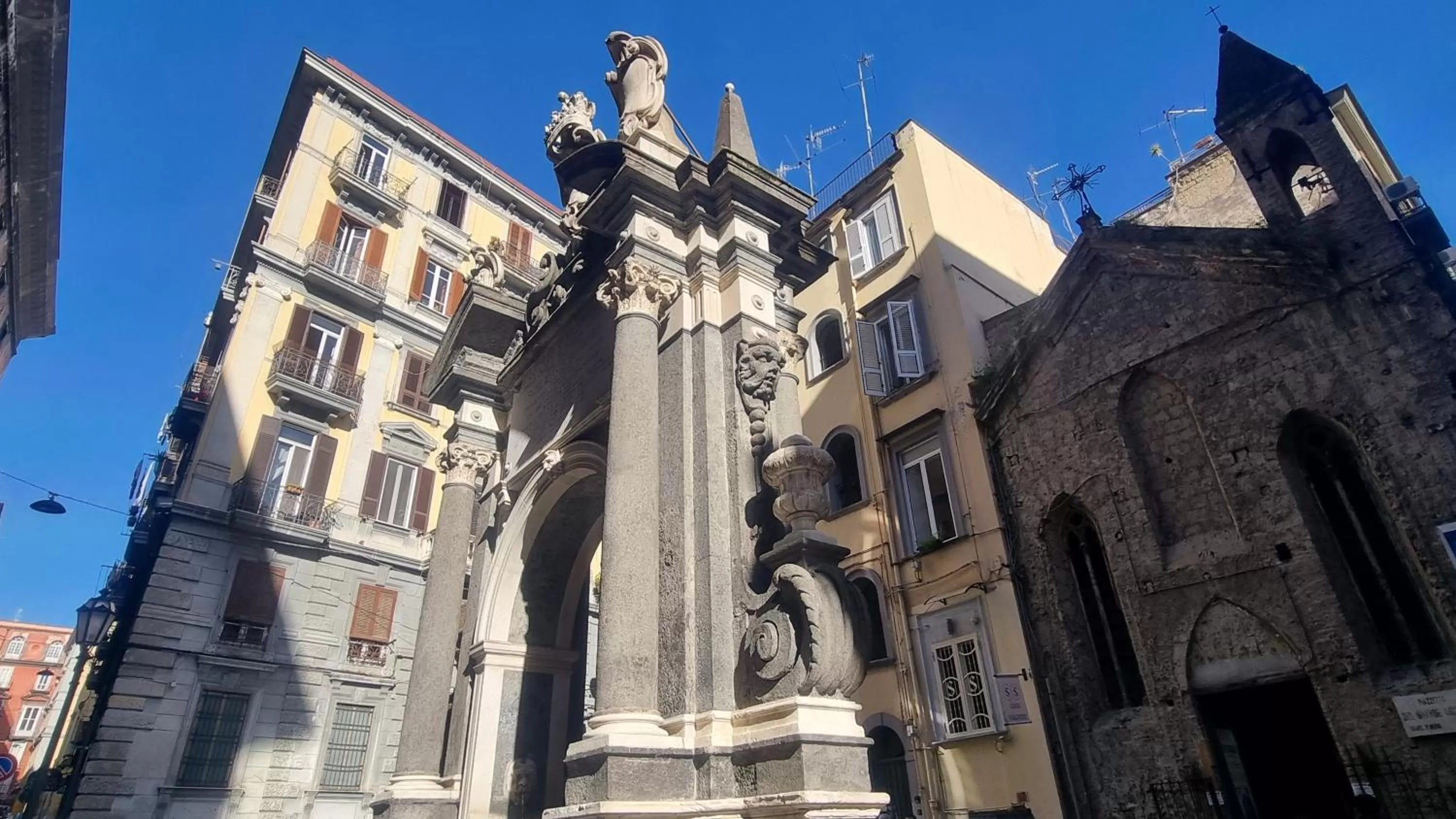 Nearby landmark, Property Building in Archivio Storico Napoli Centro