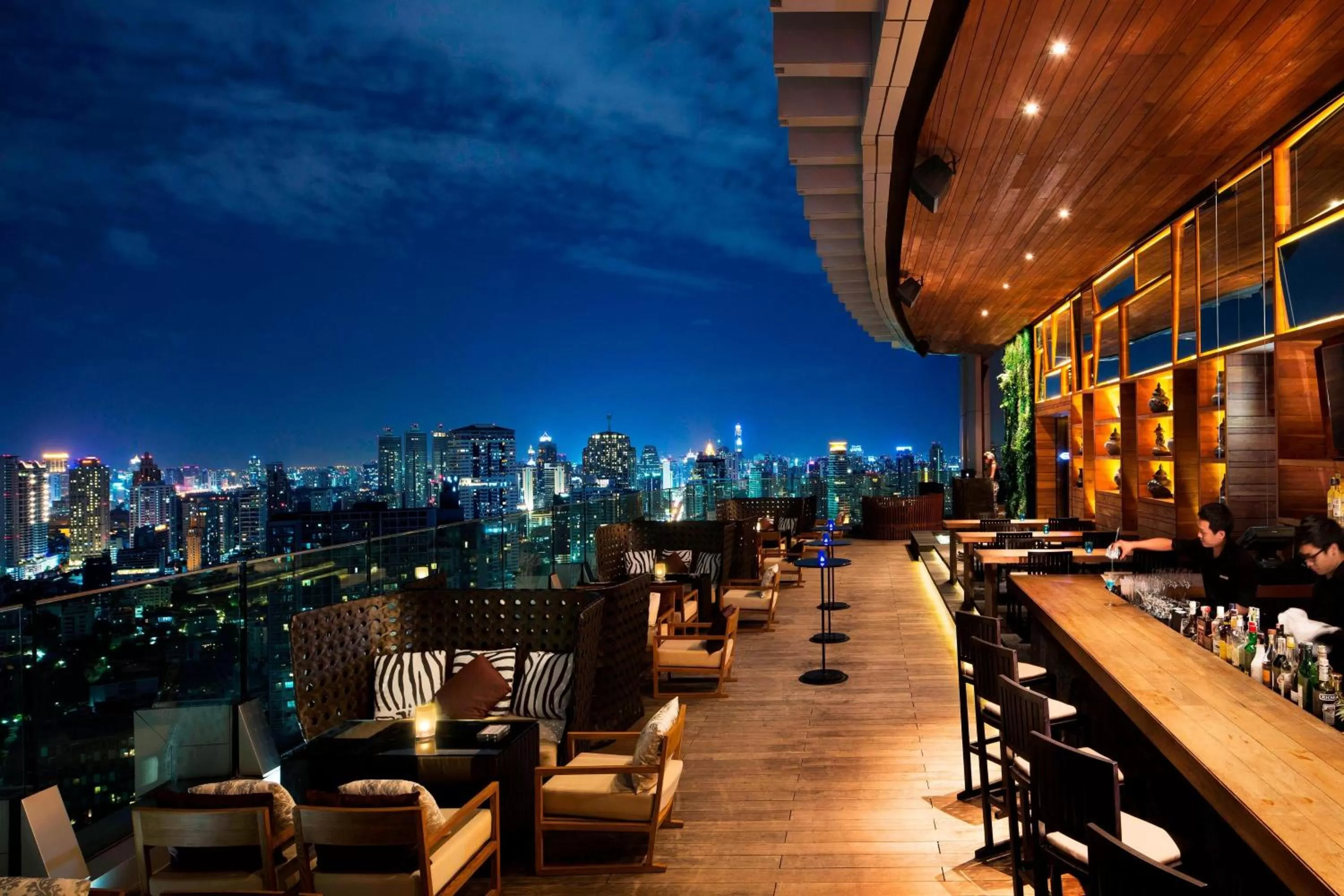 Lounge or bar in Bangkok Marriott Hotel Sukhumvit