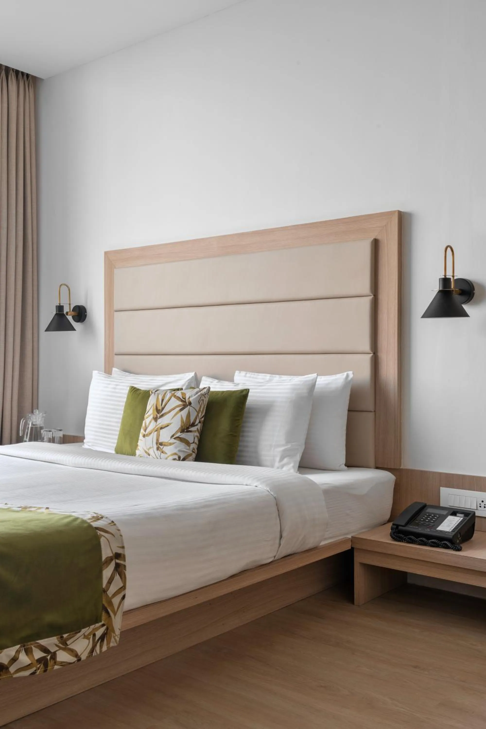 Bed in Lemon Tree Hotel, Vadodara