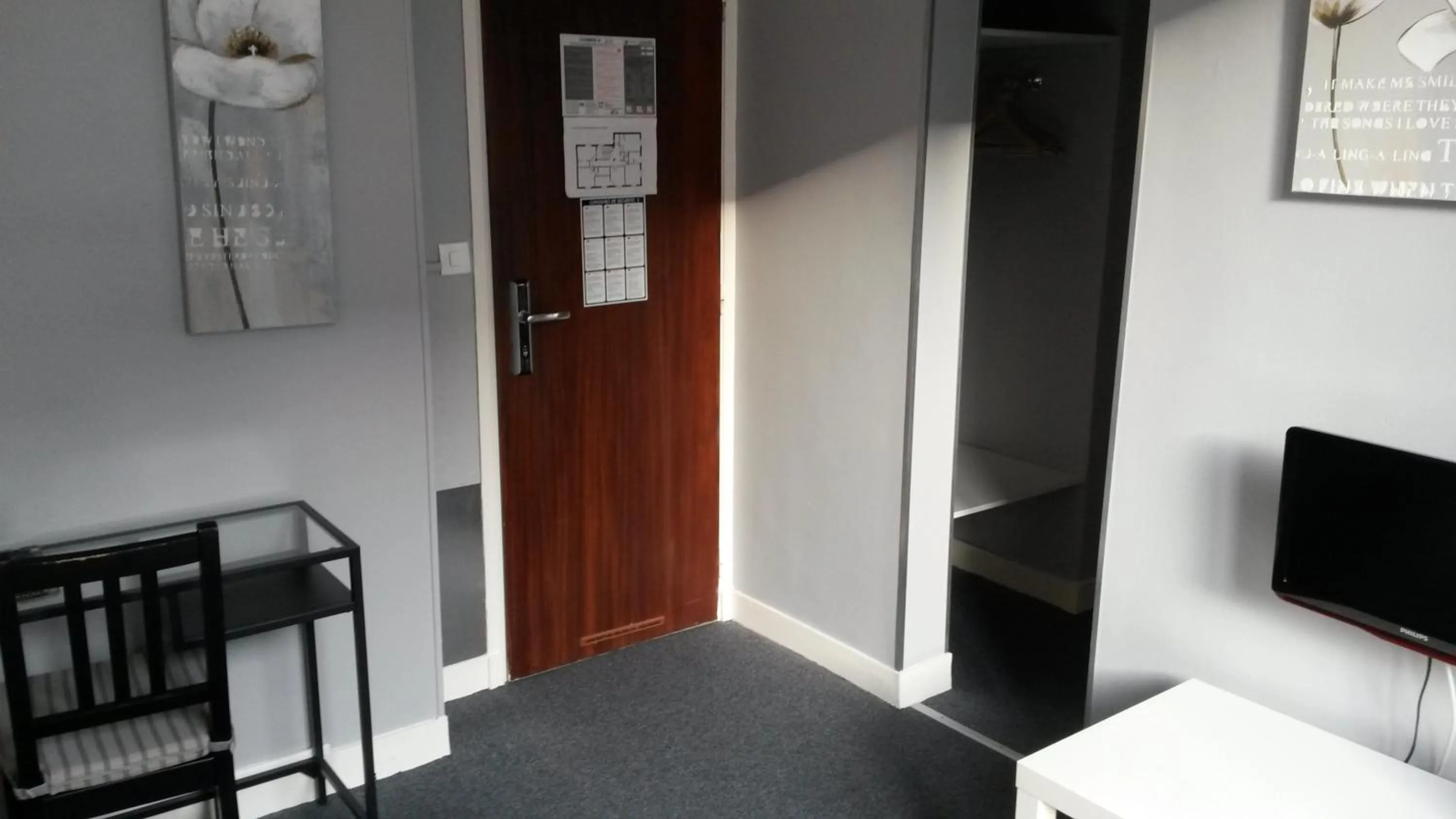 TV and multimedia, Bed in Hotel De l'Univers