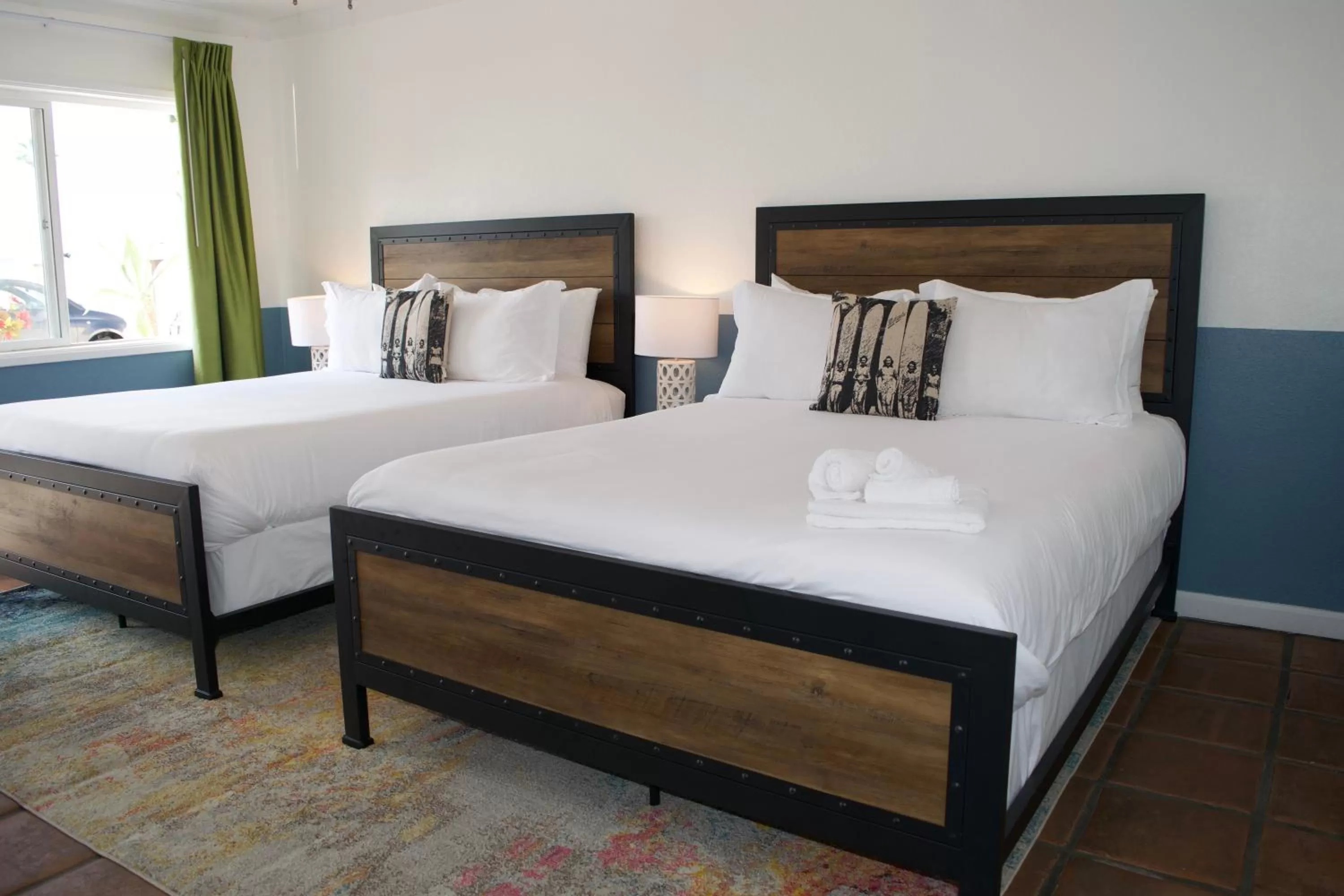 Two Queen Beds with Wet Bar in Sand Castle