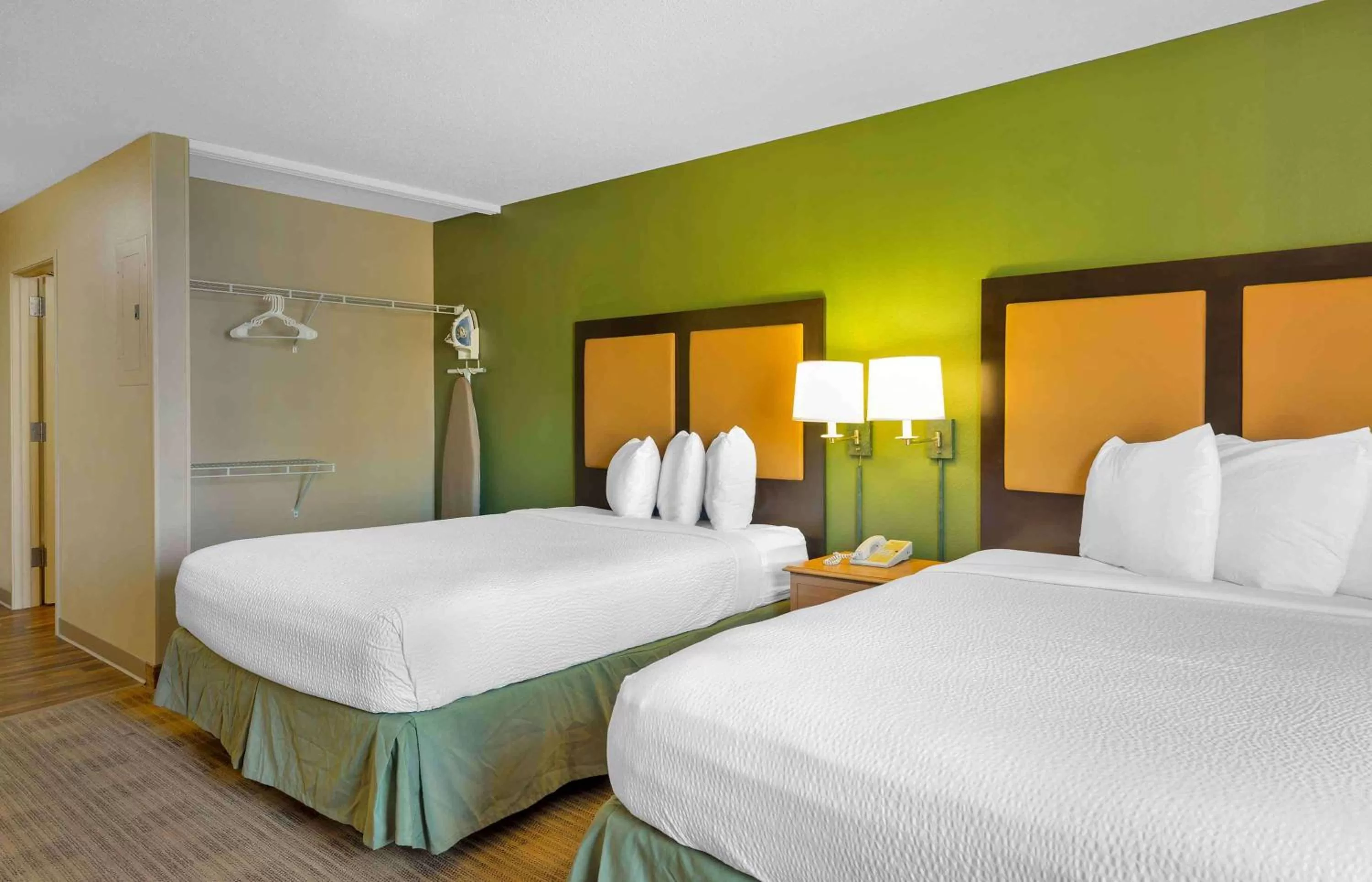 Bedroom, Bed in Extended Stay America Suites - Boston - Burlington