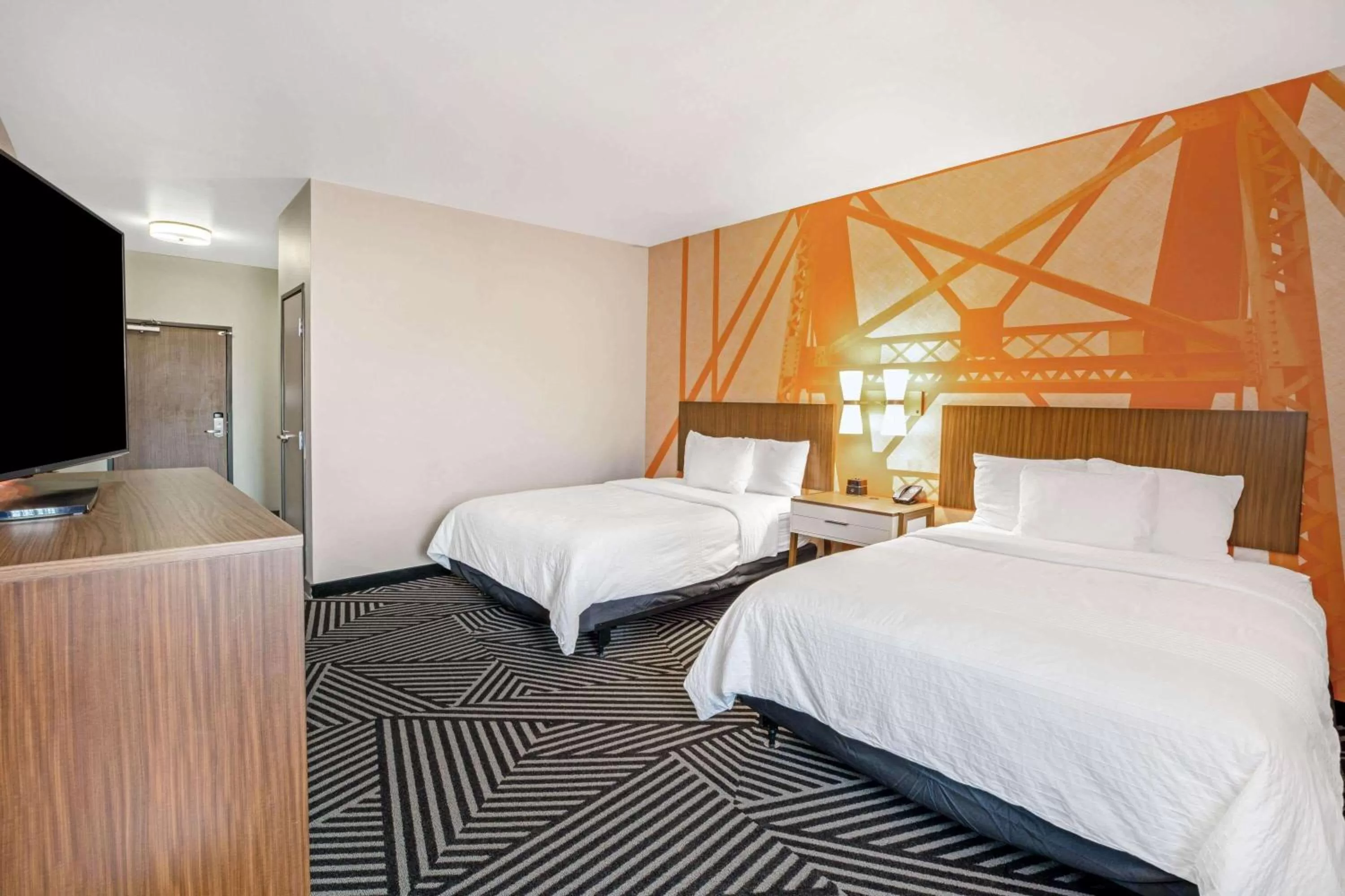 Photo of the whole room, Bed in La Quinta by Wyndham Waco Baylor Downtown