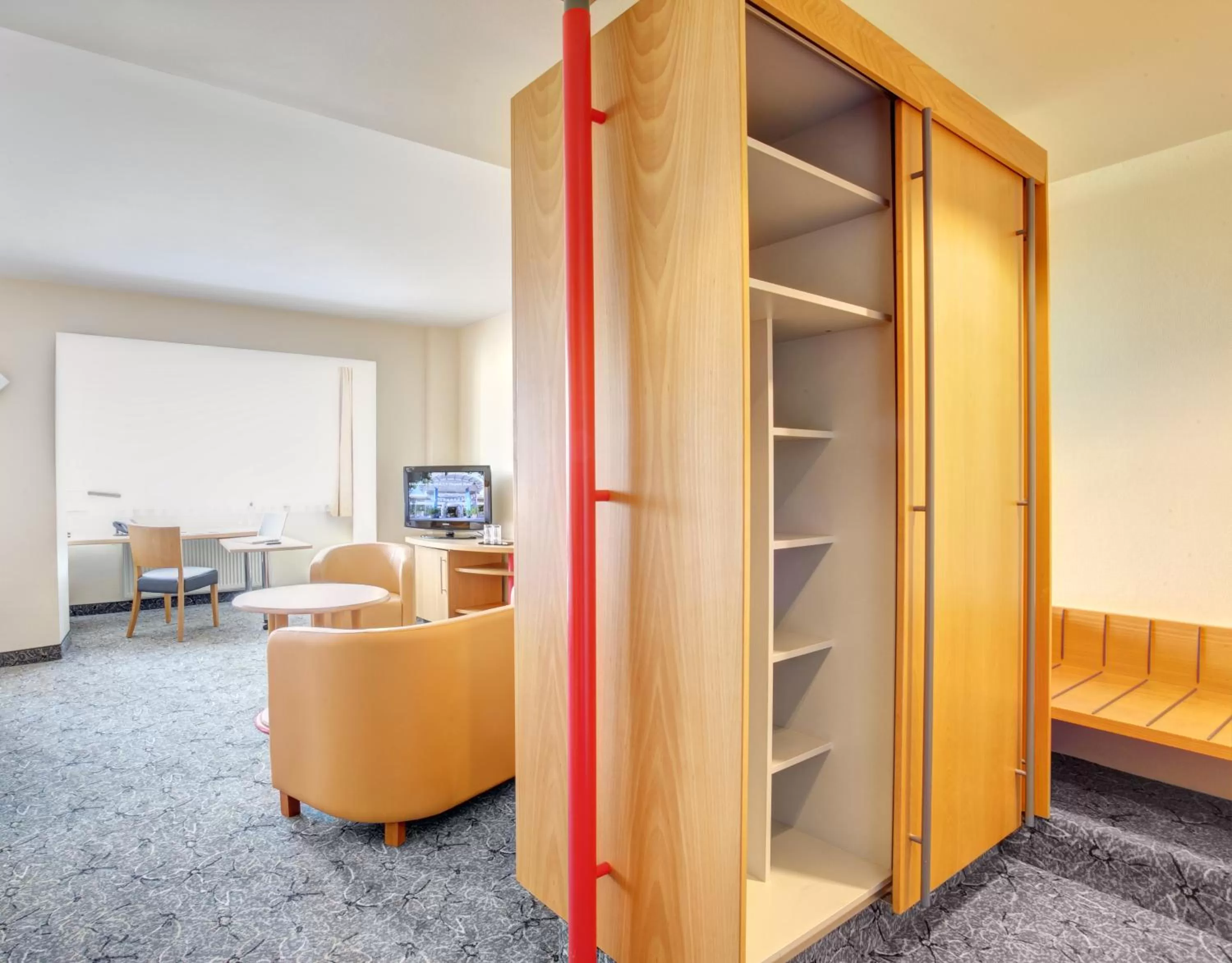 Photo of the whole room in ABACUS Tierpark Hotel