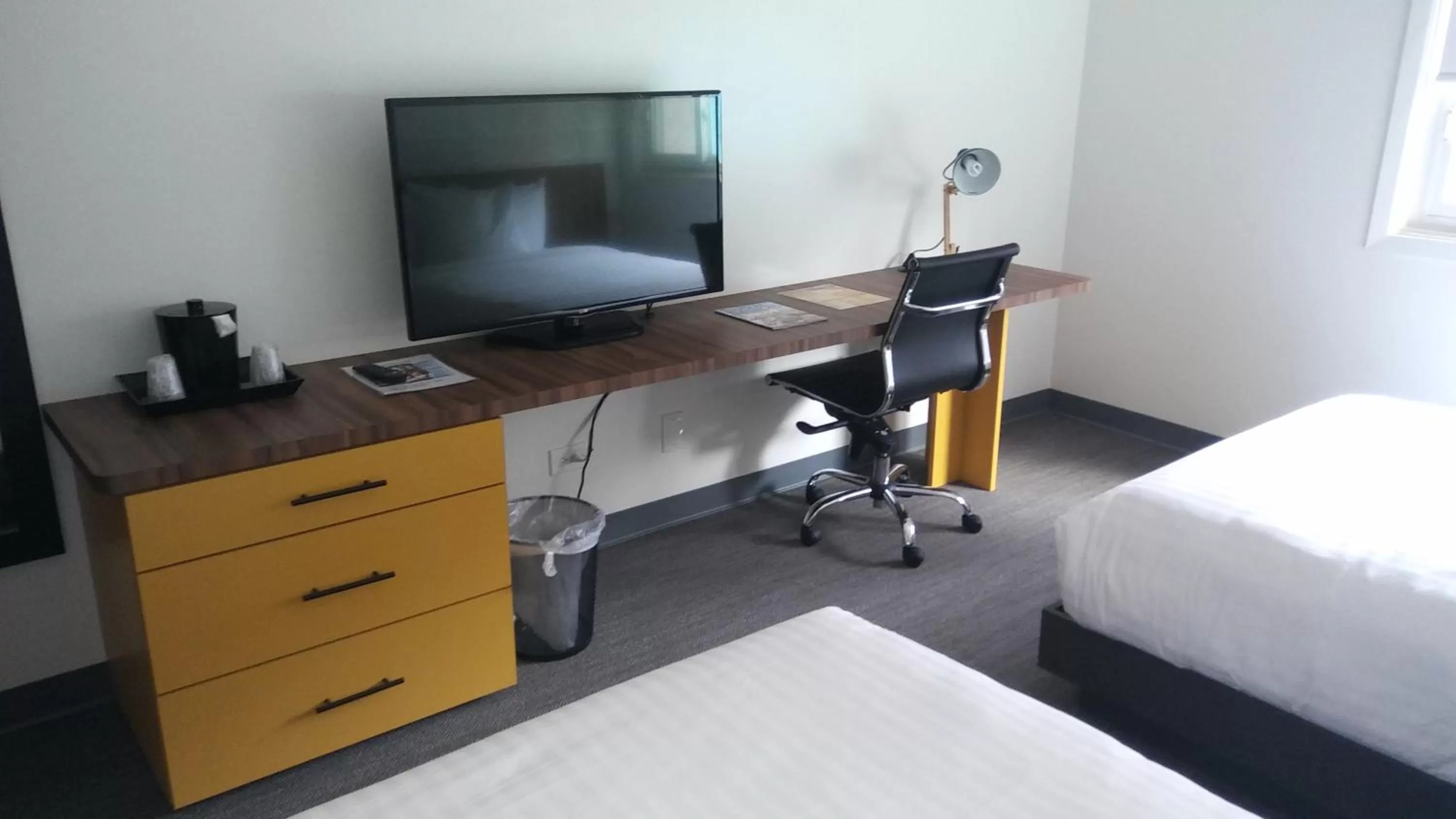 Other, Bed in Ohio House Motel