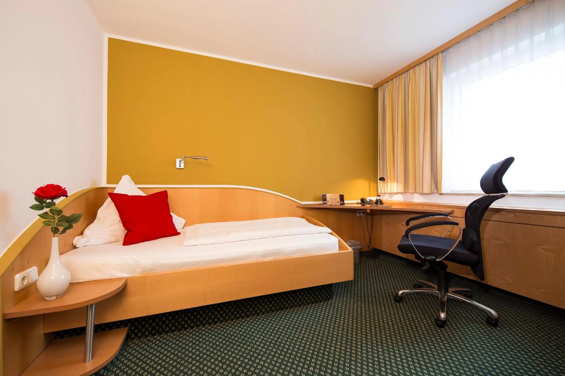 Photo of the whole room, Bed in L'Escala