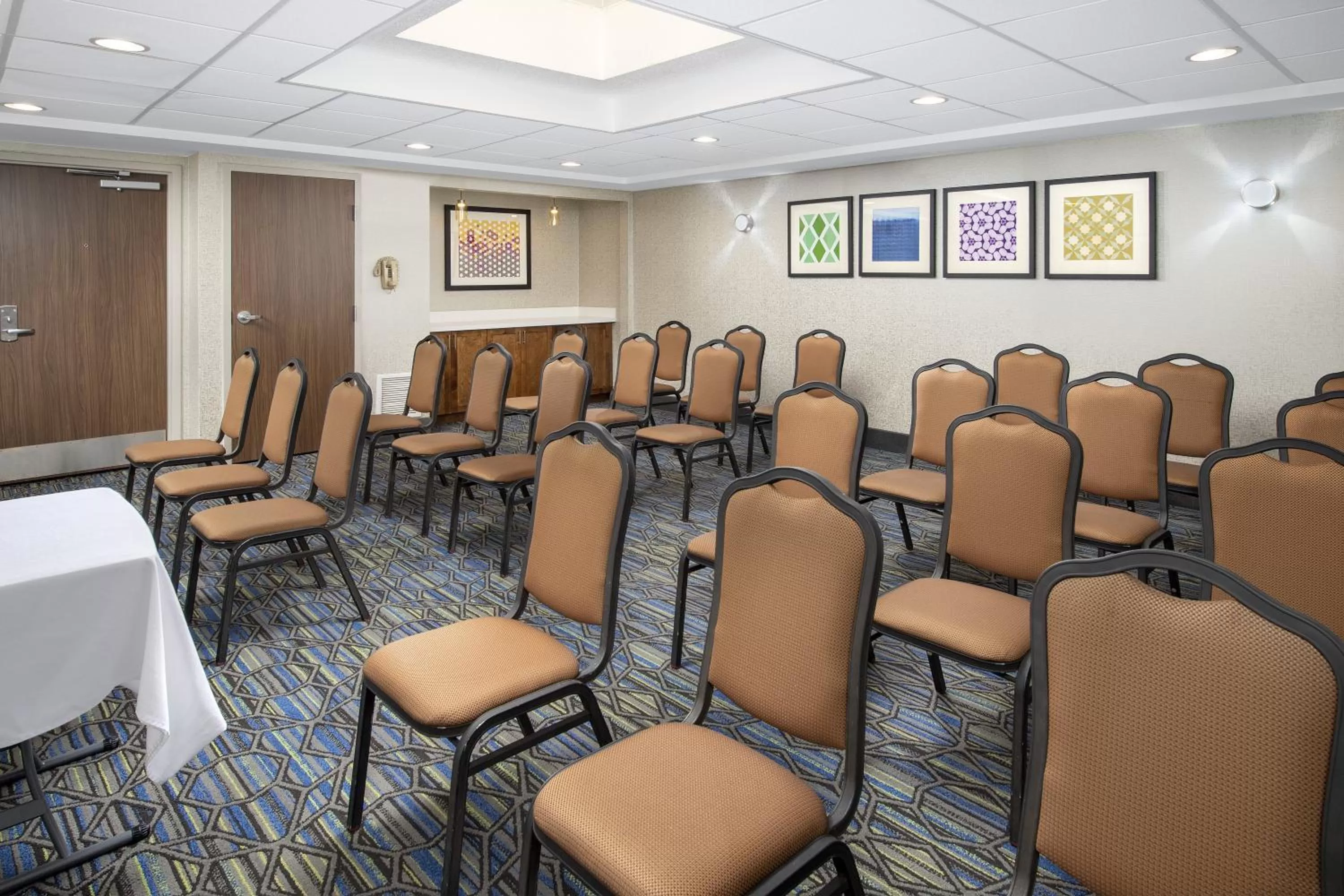 Meeting/conference room in Holiday Inn Express Boston - Saugus by IHG