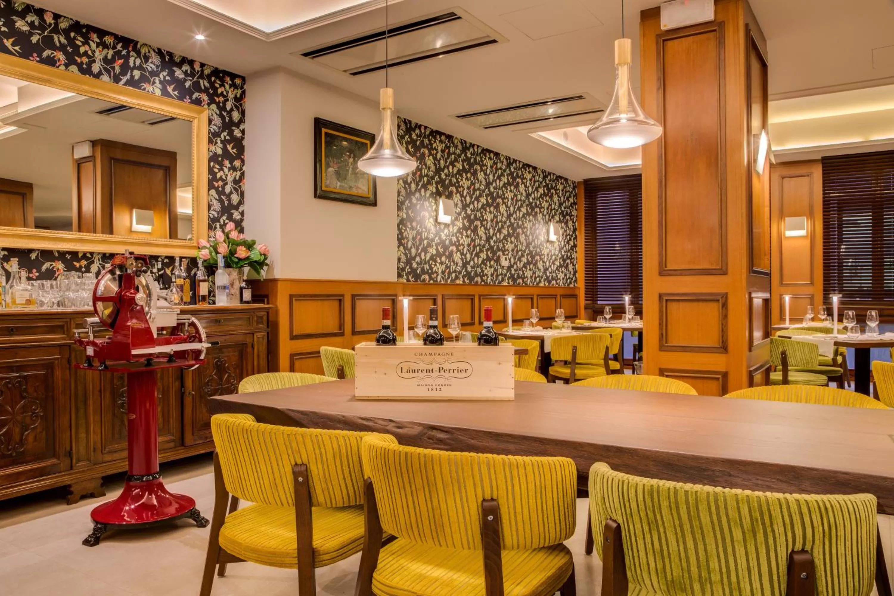 Restaurant/places to eat in Grande Albergo Roma