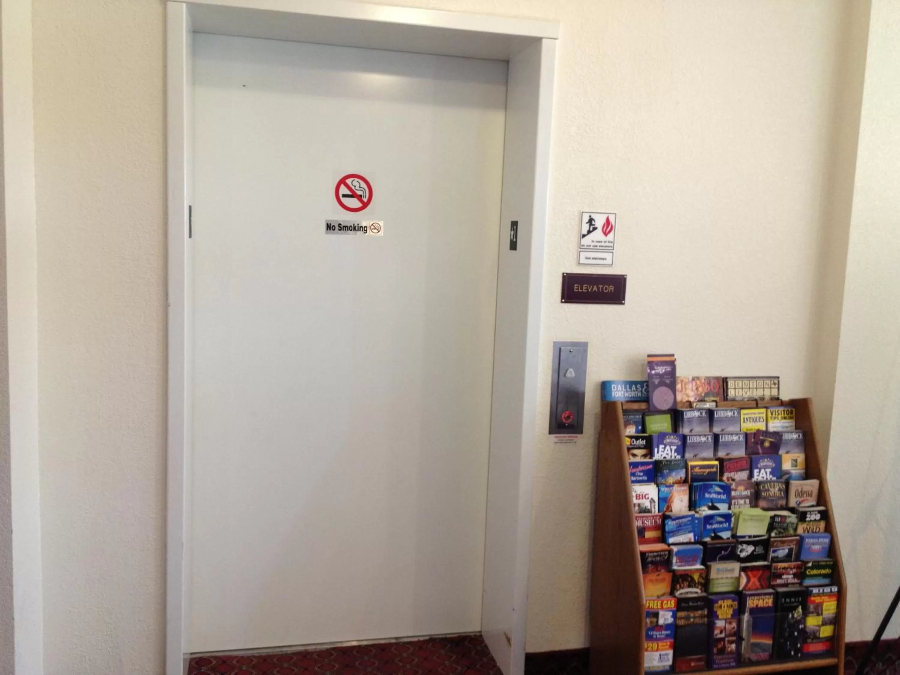 Lobby or reception in Howard Johnson by Wyndham Lubbock TX