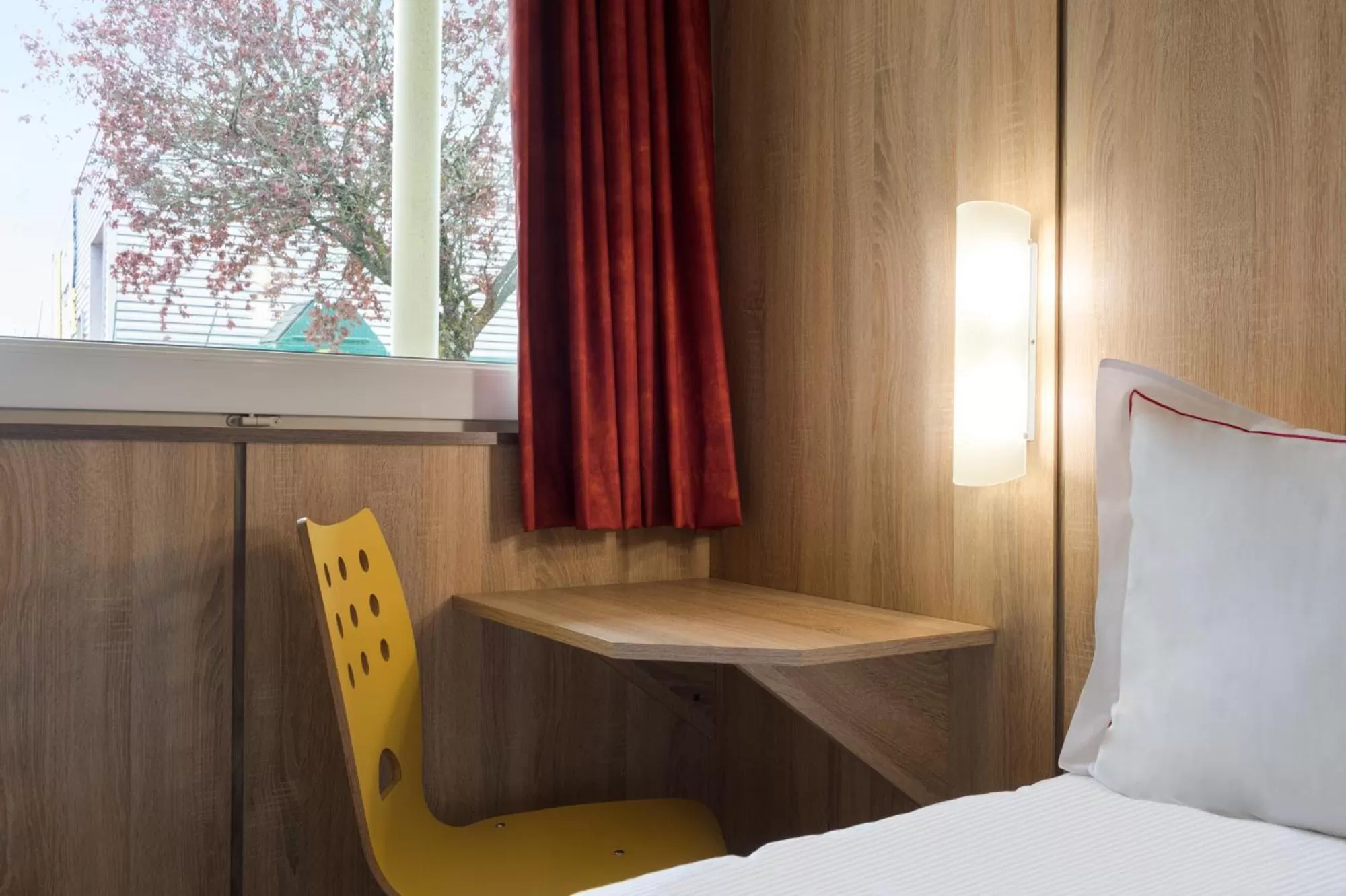 Bed in The Originals Access Aéroport, Hôtel Aurillac