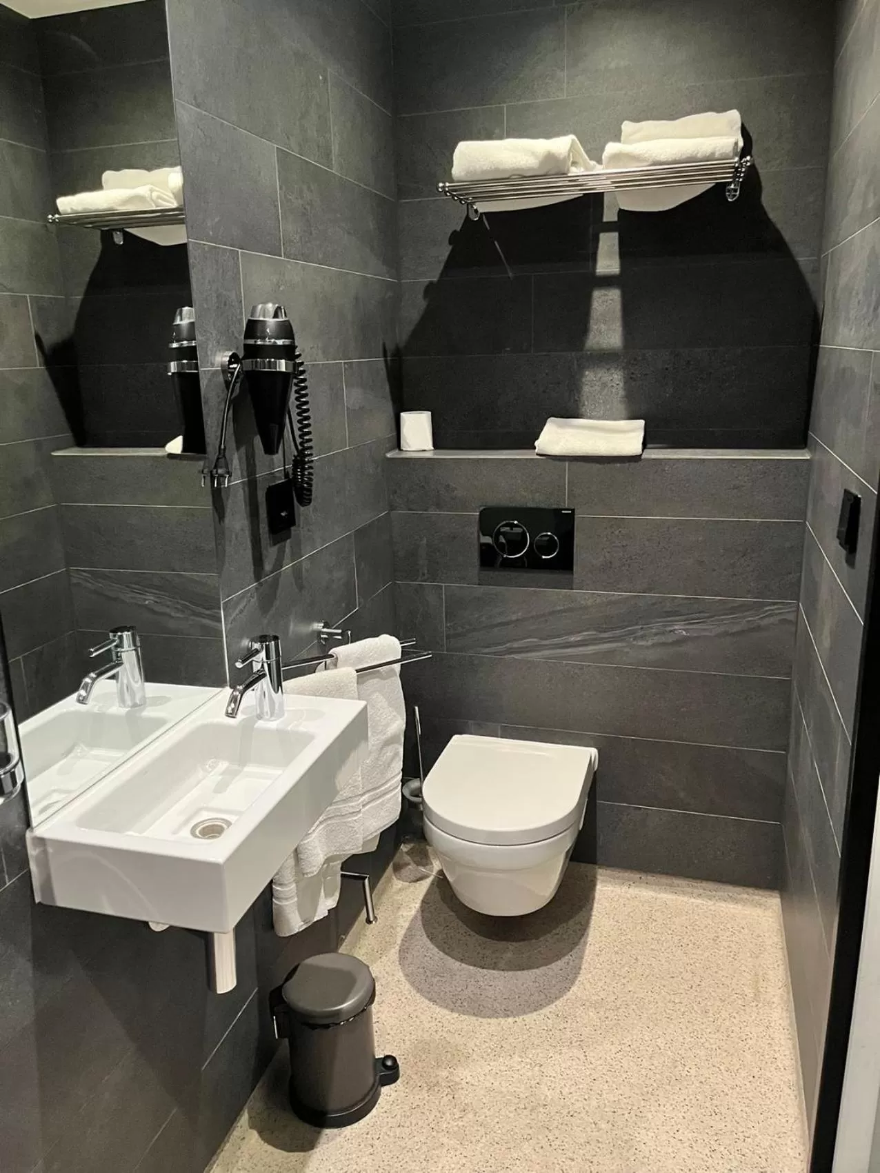 Toilet in Sotel Amsterdam Central Station