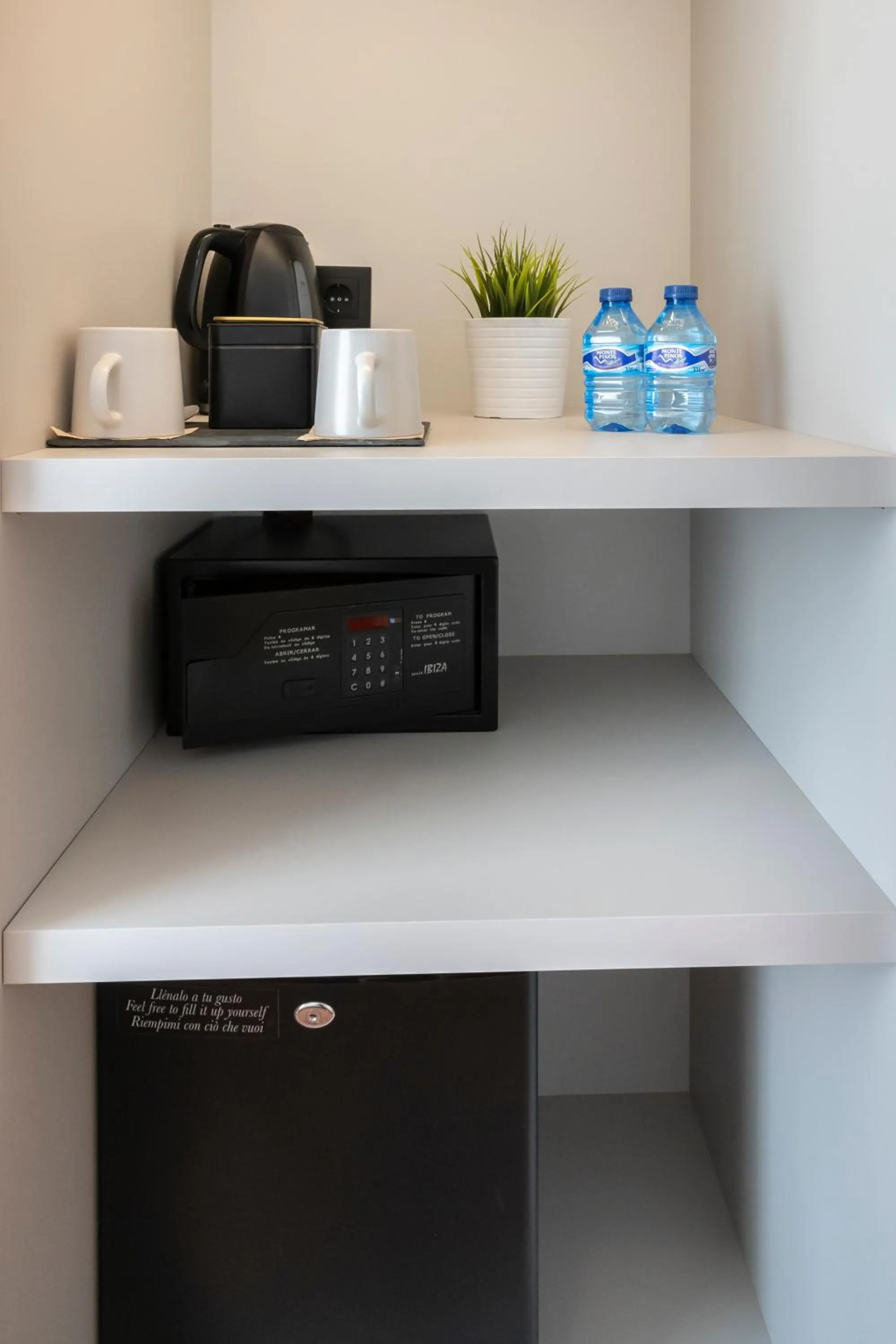 minibar in YOU & CO. J. Botánico Boutique