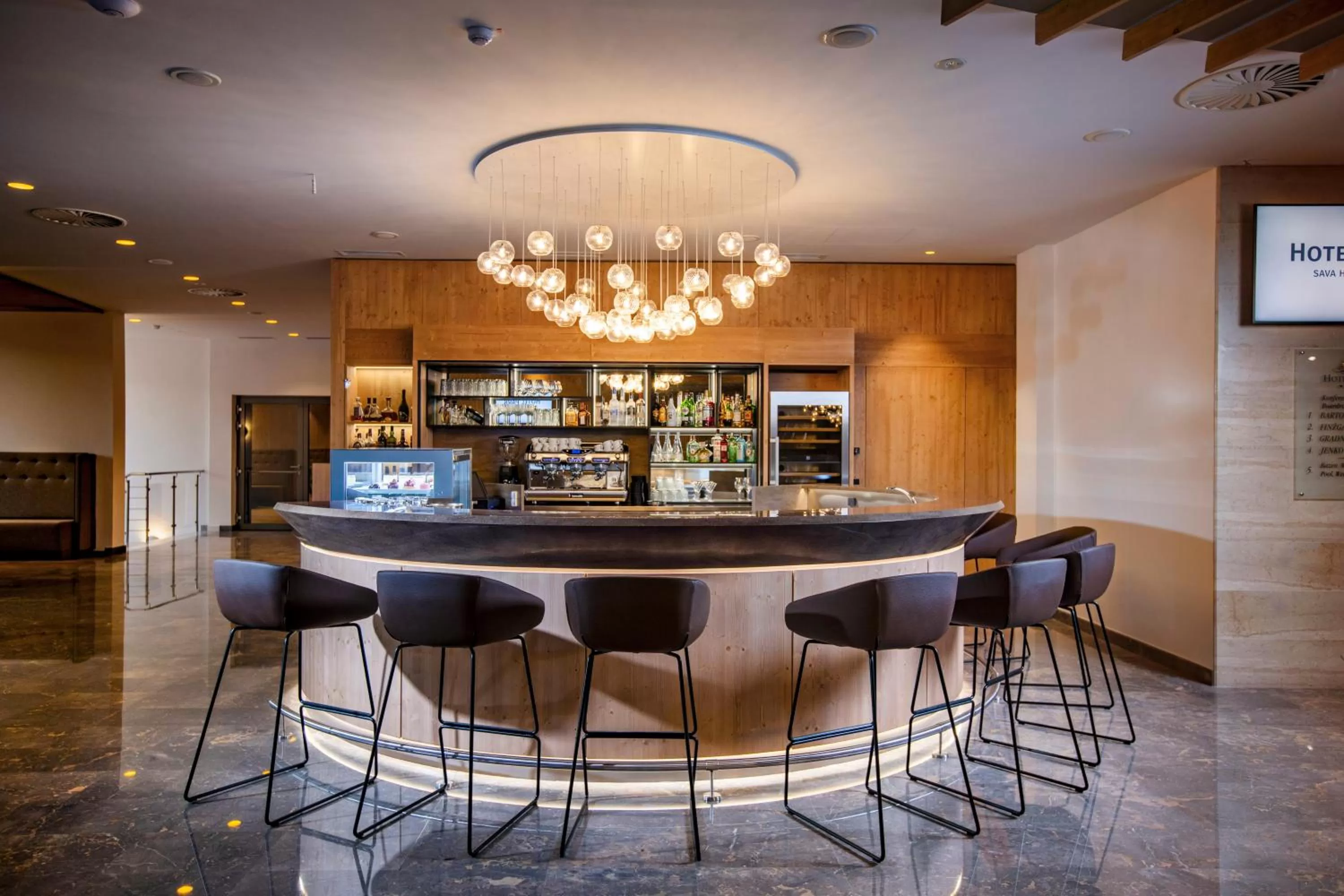 Lounge or bar in Hotel Park - Sava Hotels & Resorts