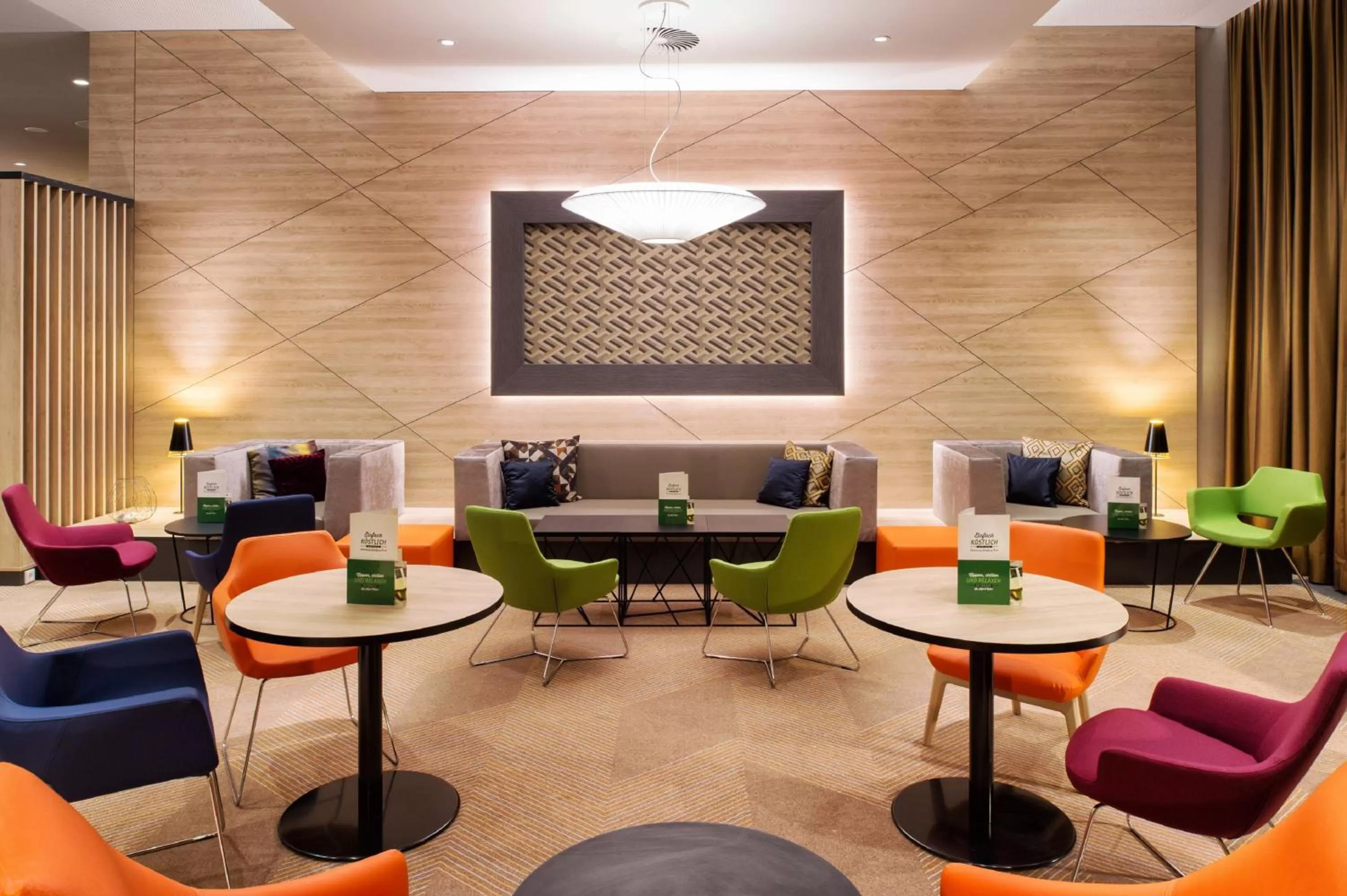 Lounge or bar in Holiday Inn Frankfurt Airport by IHG