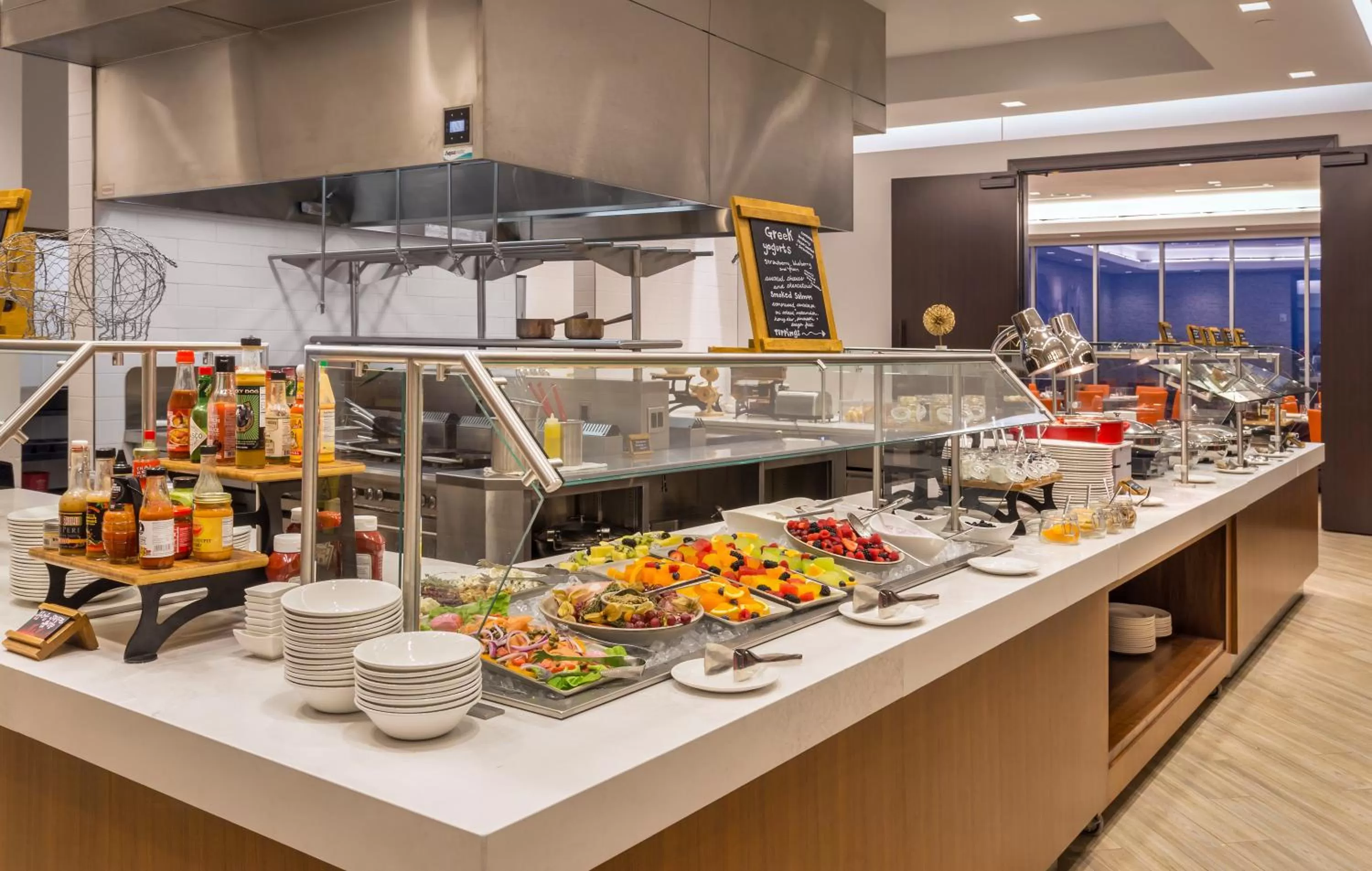 Restaurant/places to eat in The Summit Hotel