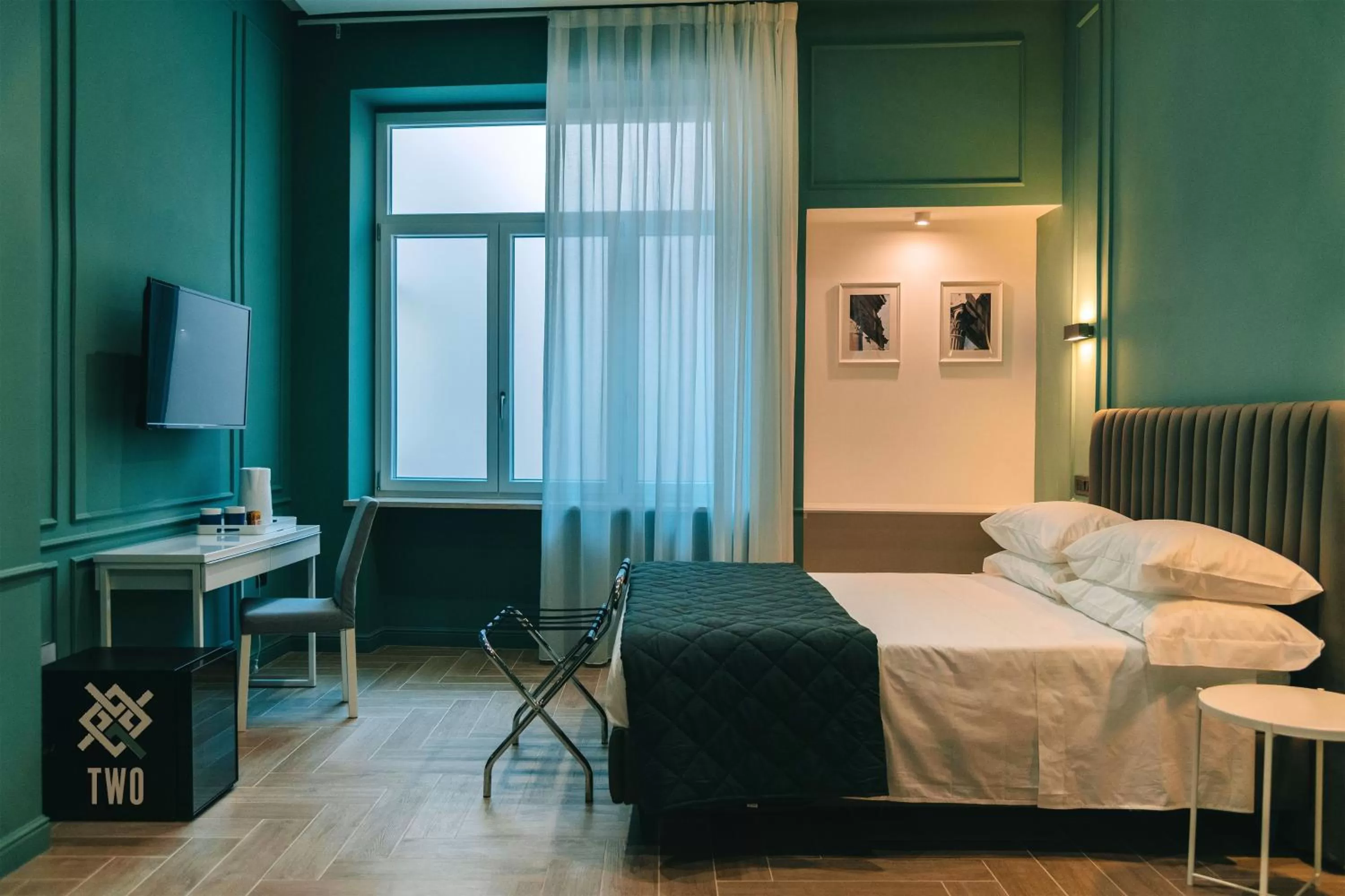 Photo of the whole room, Bed in Four Pompei