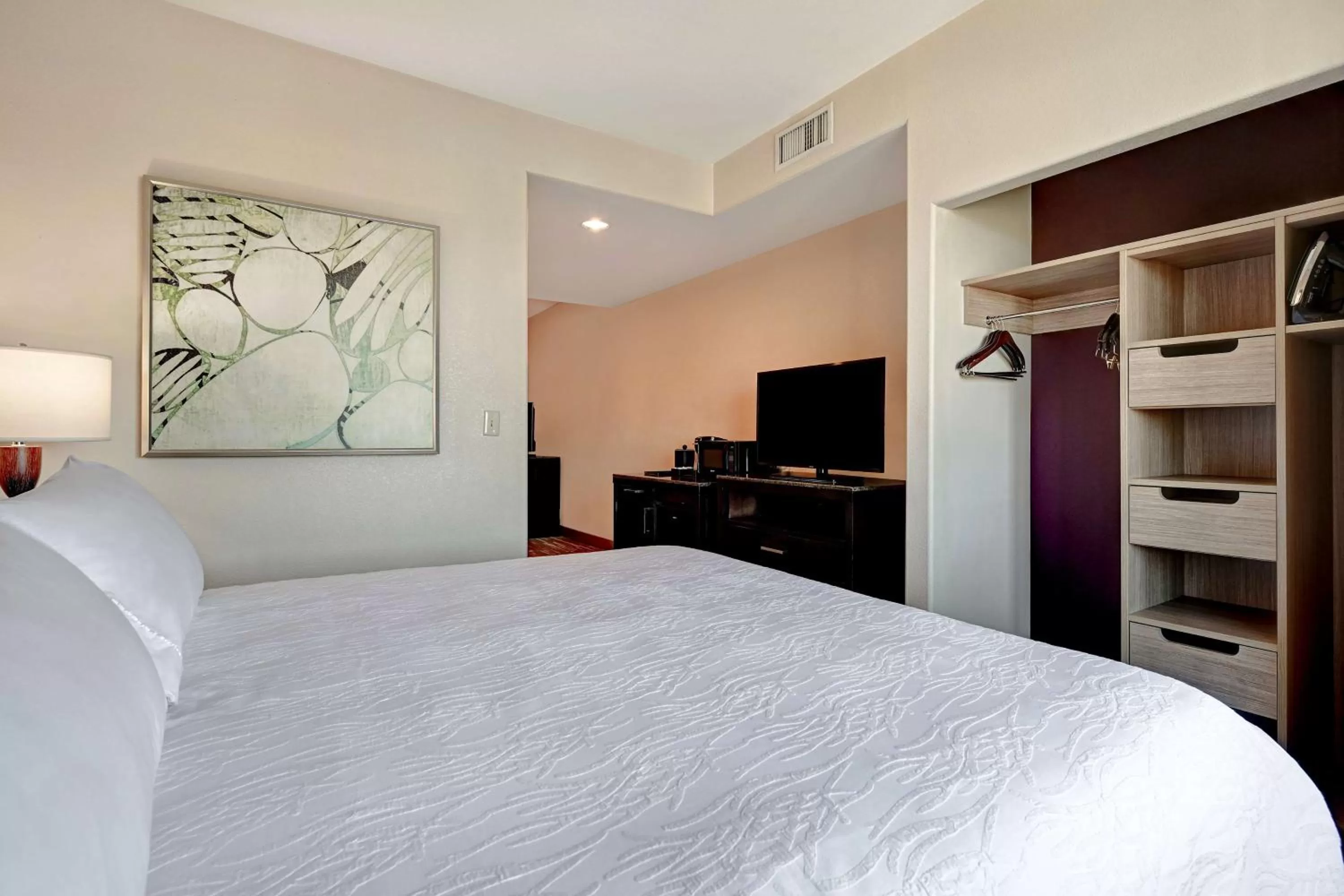 Bed in Hilton Garden Inn San Bernardino