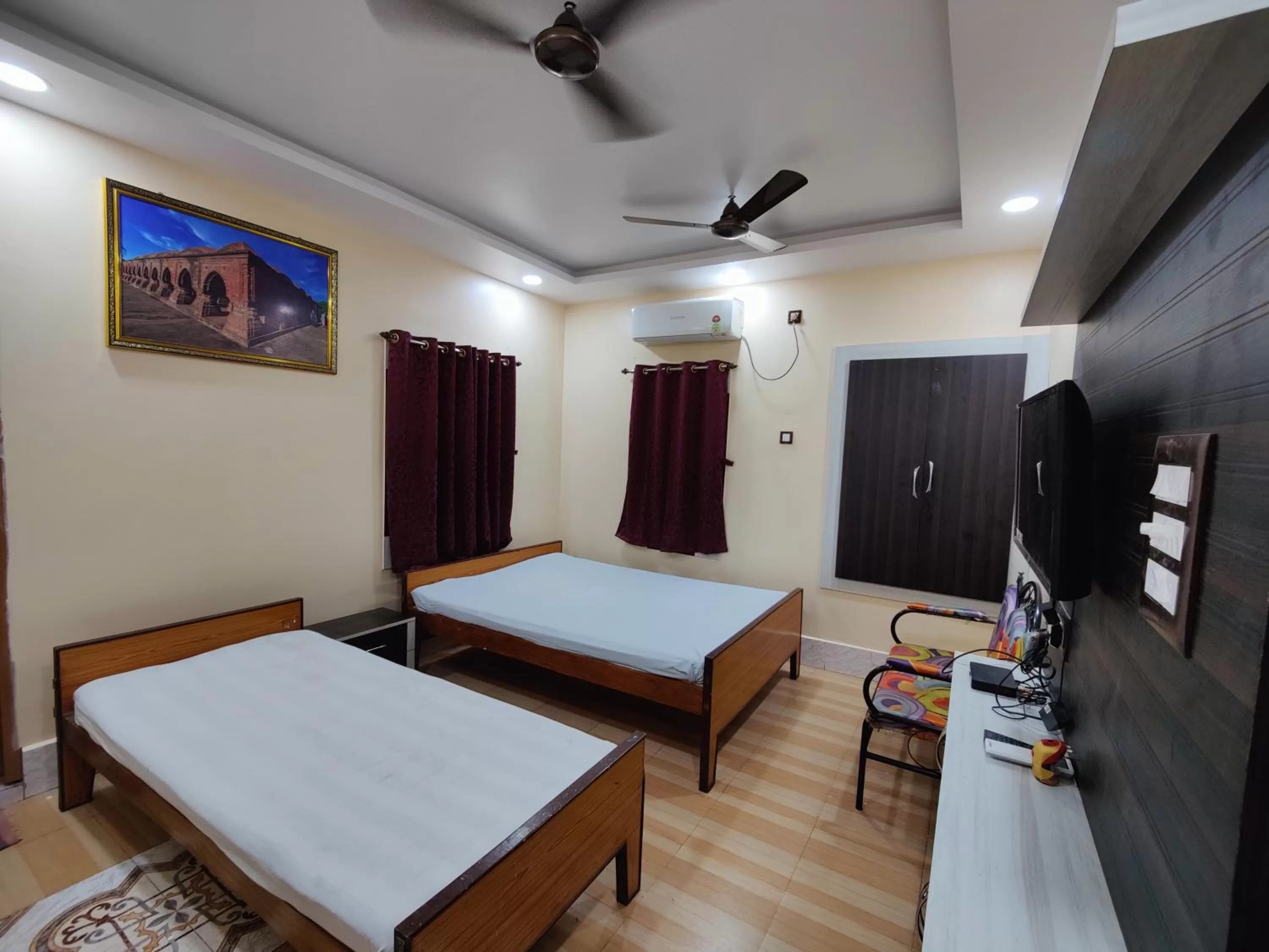 Photo of the whole room in Monalisa Lodge