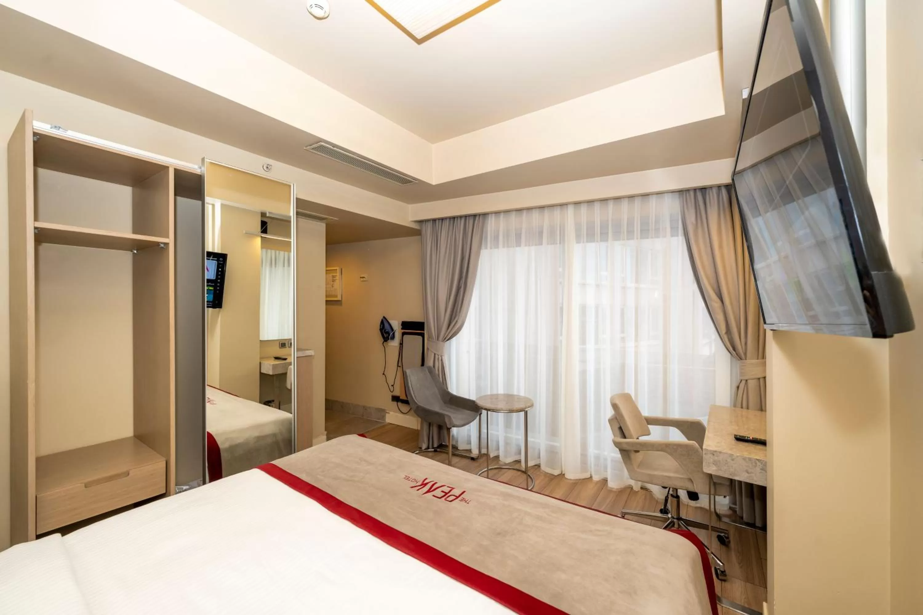 TV and multimedia, Bed in Ramada By Wyndham Istanbul Pera Taksim