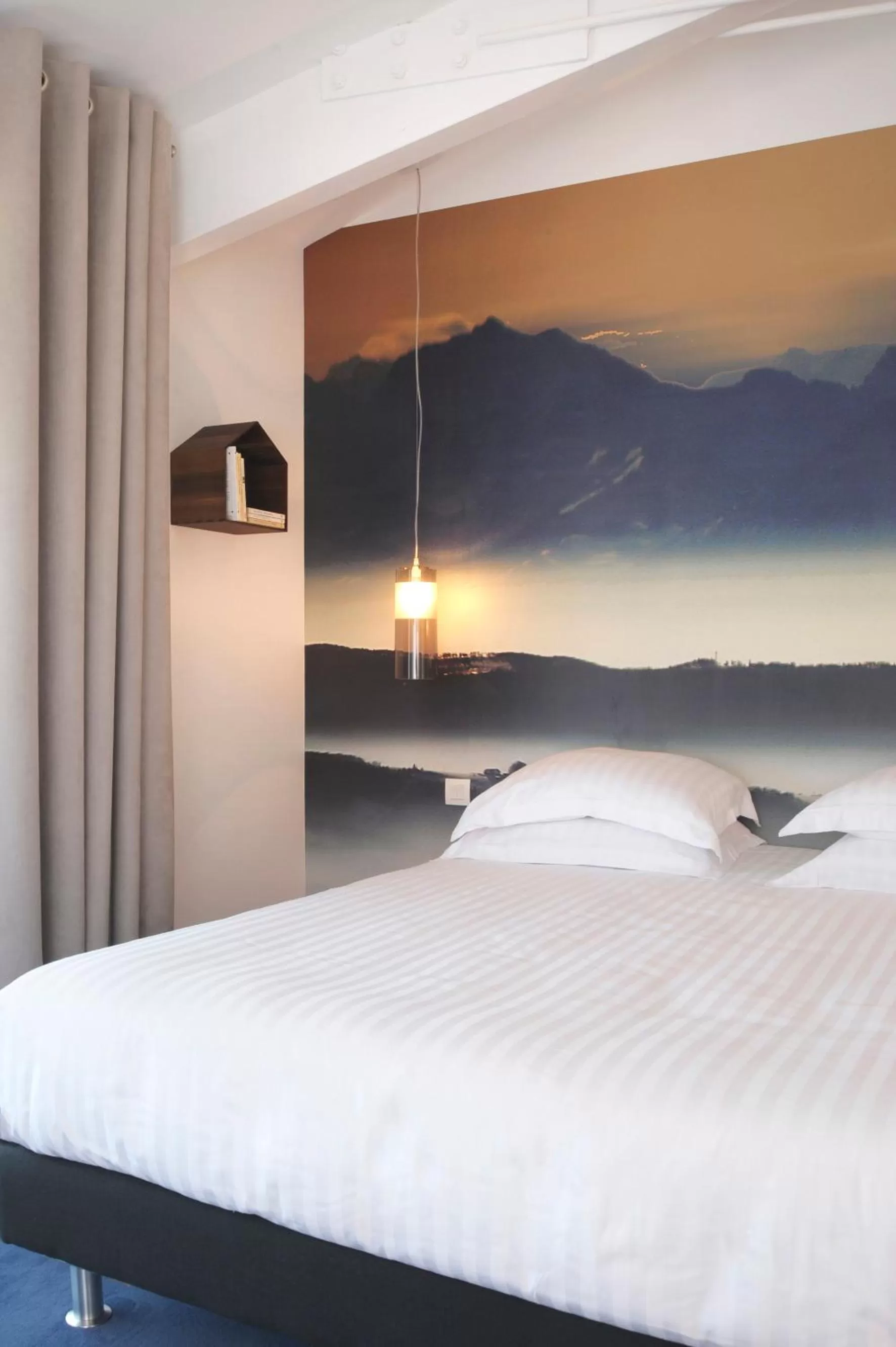 Photo of the whole room, Bed in L’Échappée Belle