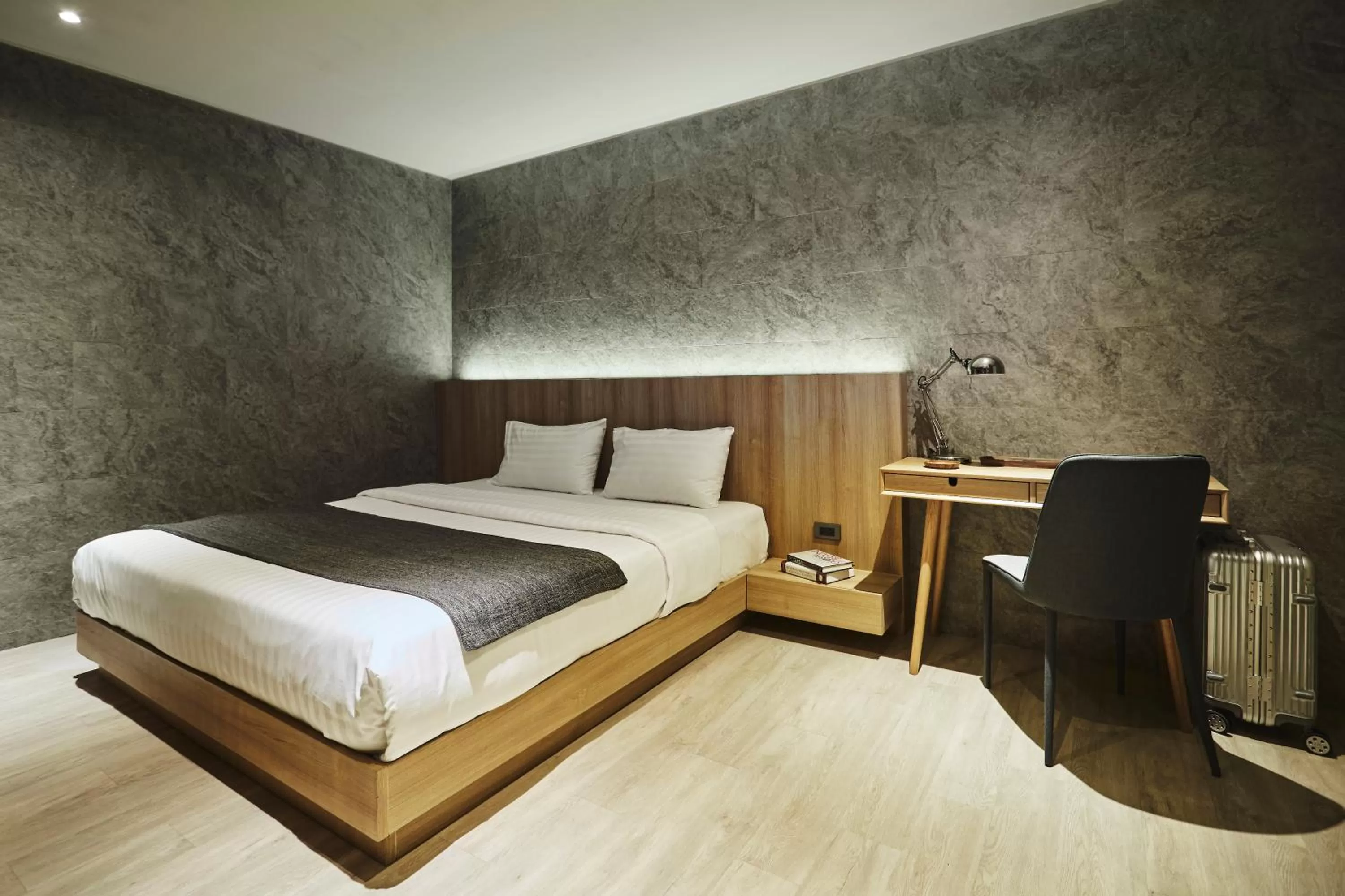 Bedroom, Bed in Aspira Tropical Residence Thong Lor