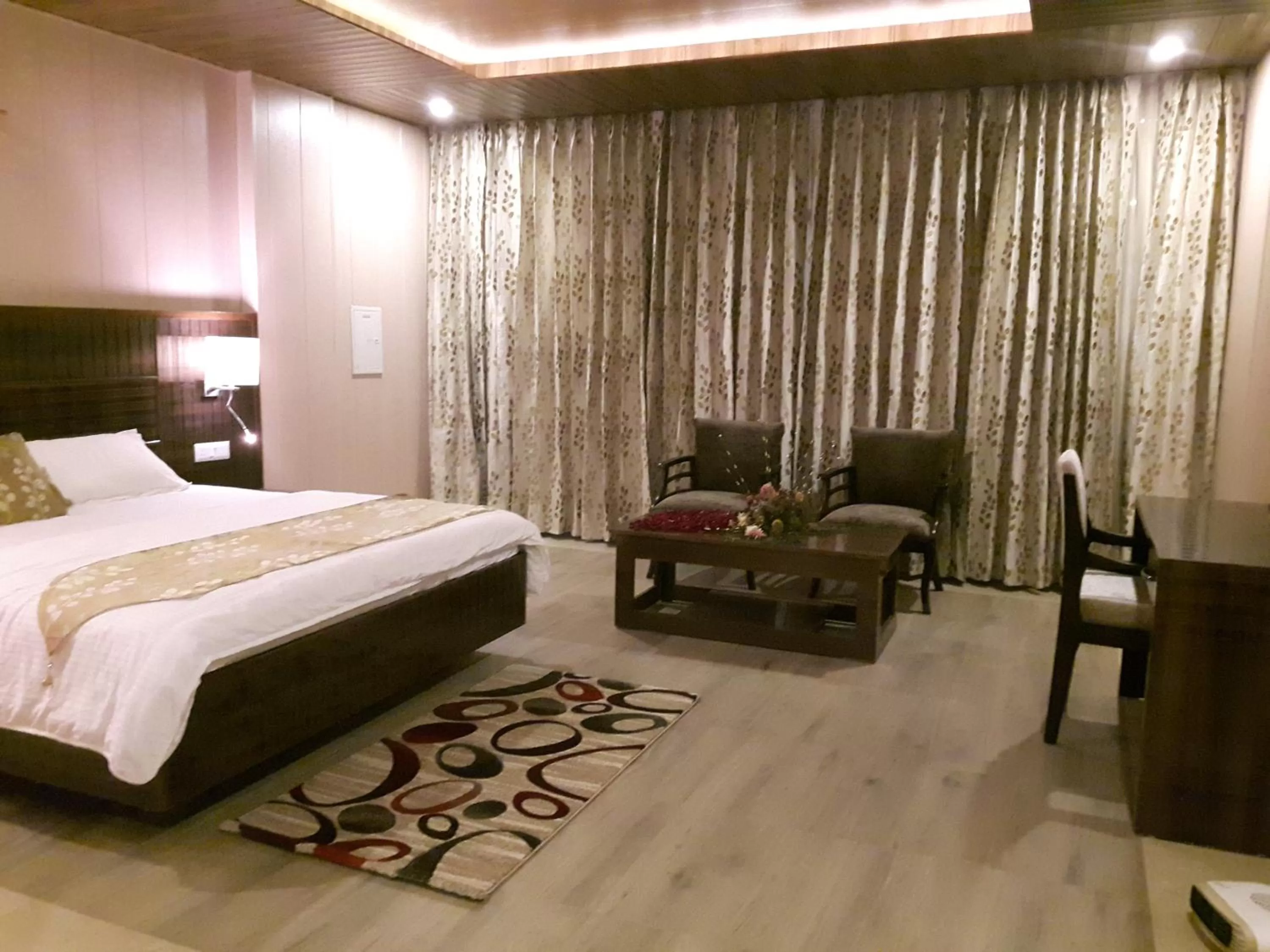 Photo of the whole room in Maple Leaf Hotel