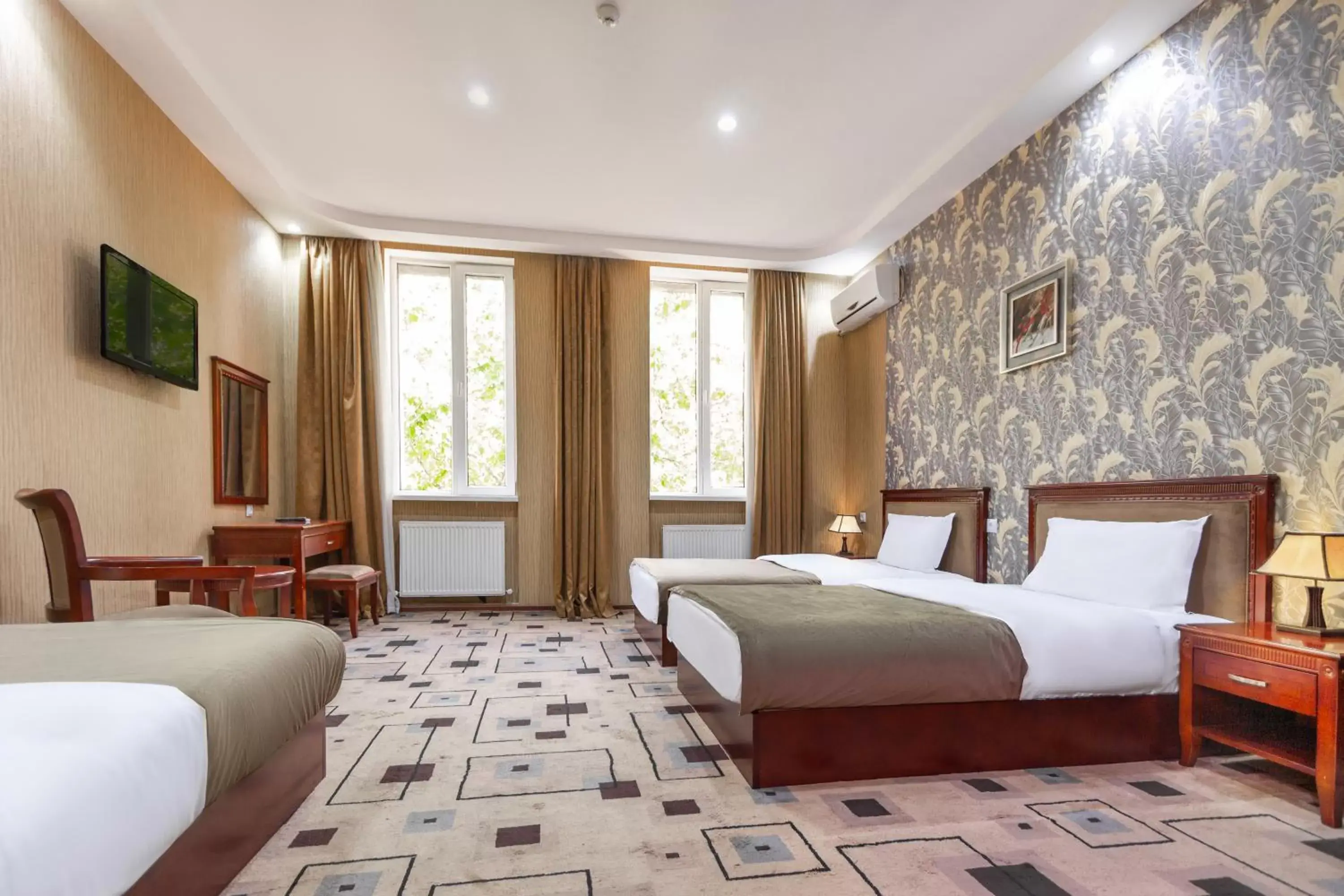 Comfort Triple Room in Margo Palace Hotel Comfort Triple Room in Margo Palace Hotel