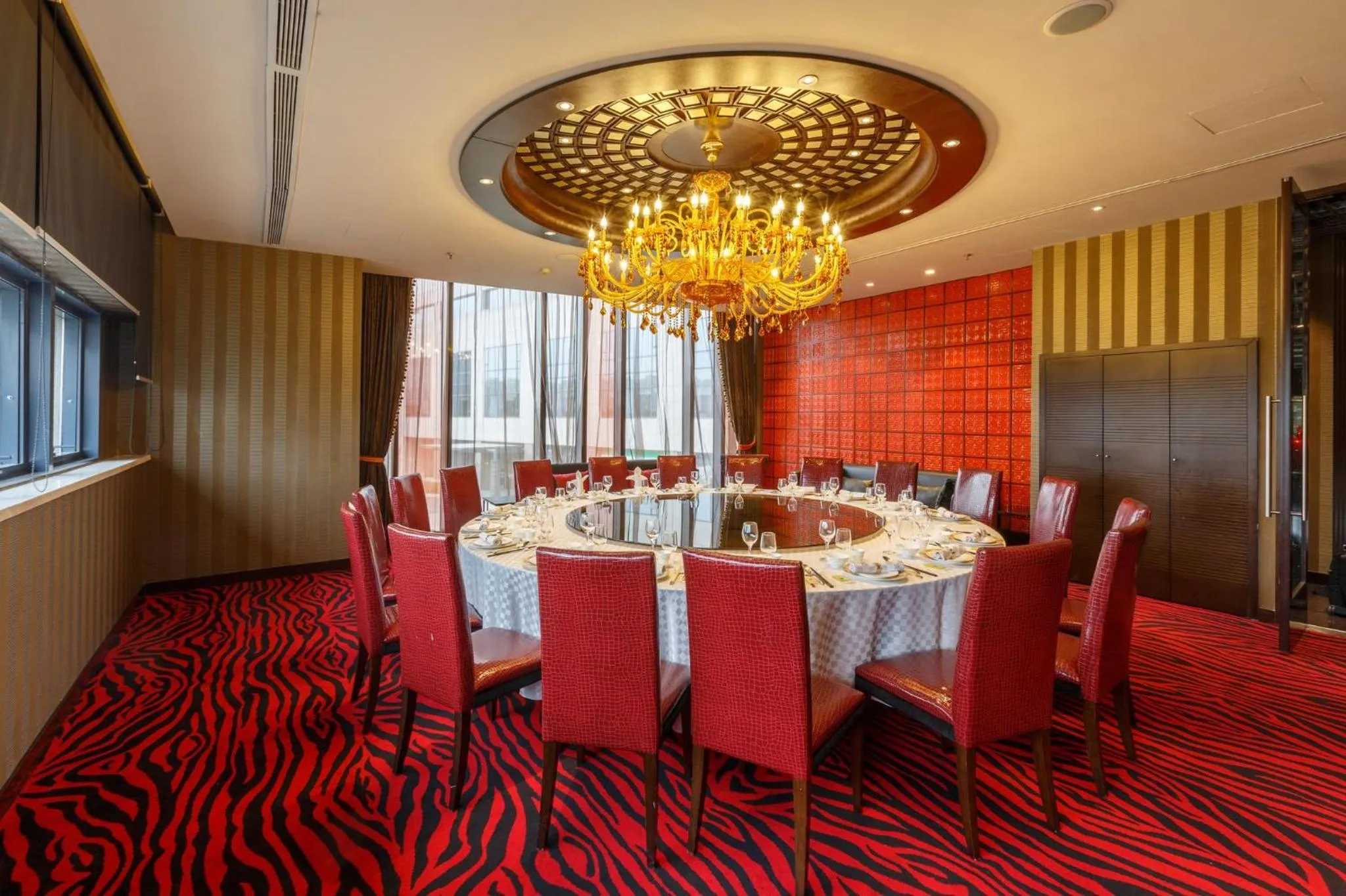 Restaurant/places to eat in Holiday Inn Shanghai Hongqiao West by IHG