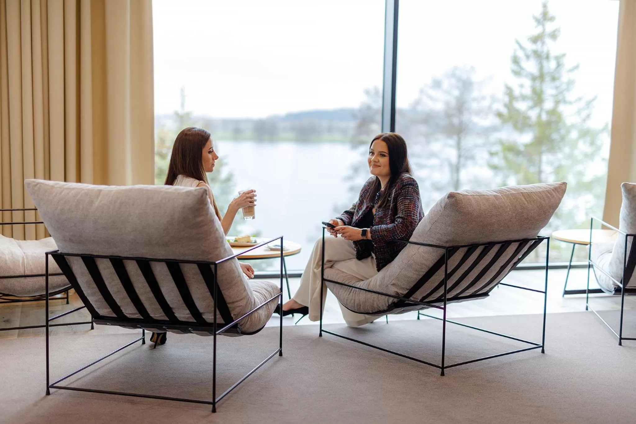 Guests in Hotel Robert's Port