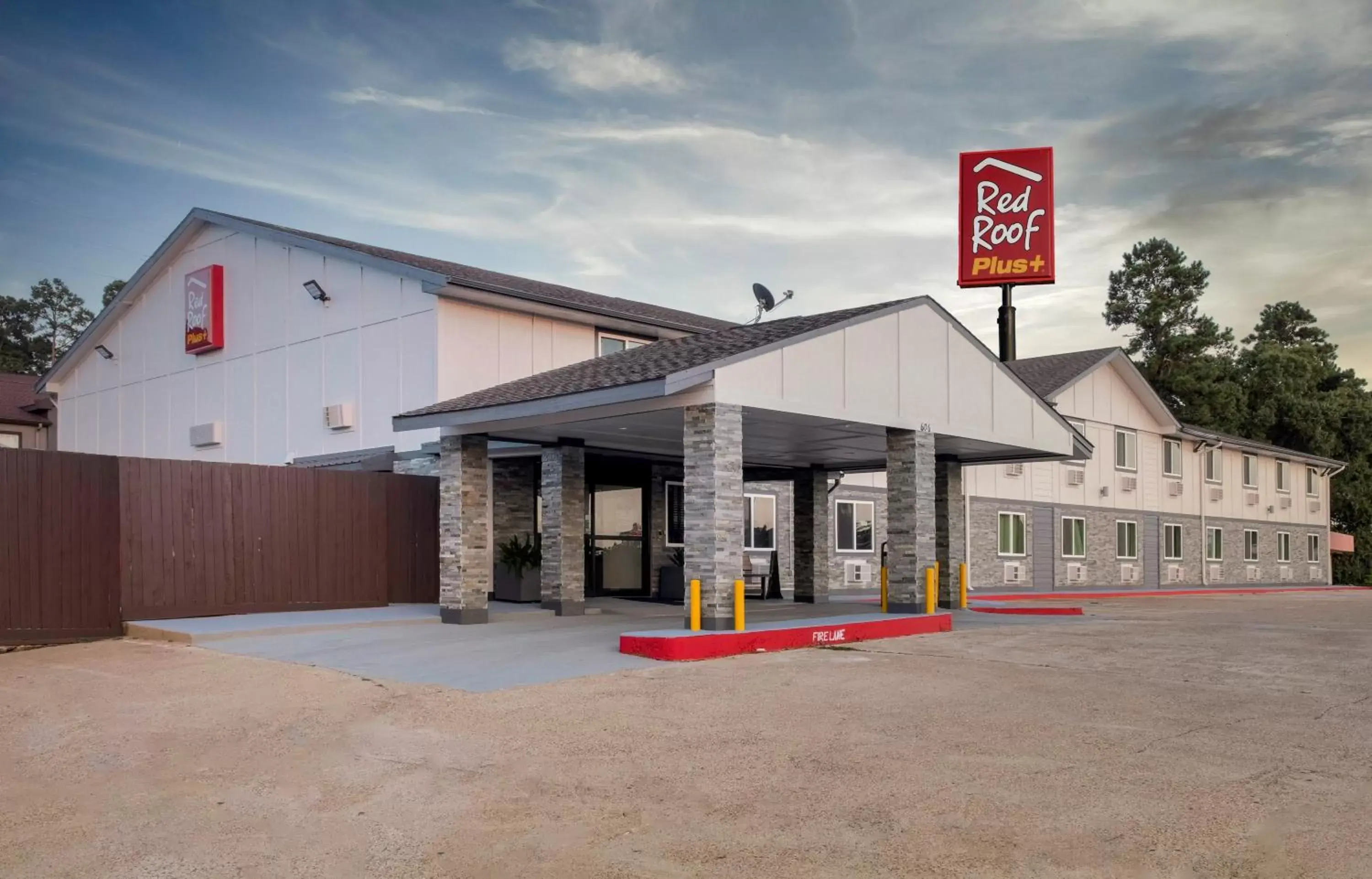 Red Roof Inn PLUS+ Huntsville Red Roof Inn PLUS+ Huntsville