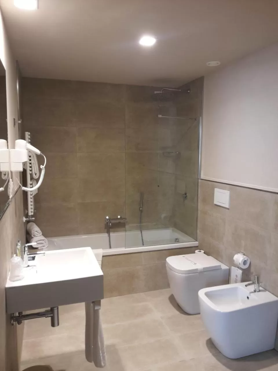 Bathroom in Hotel President