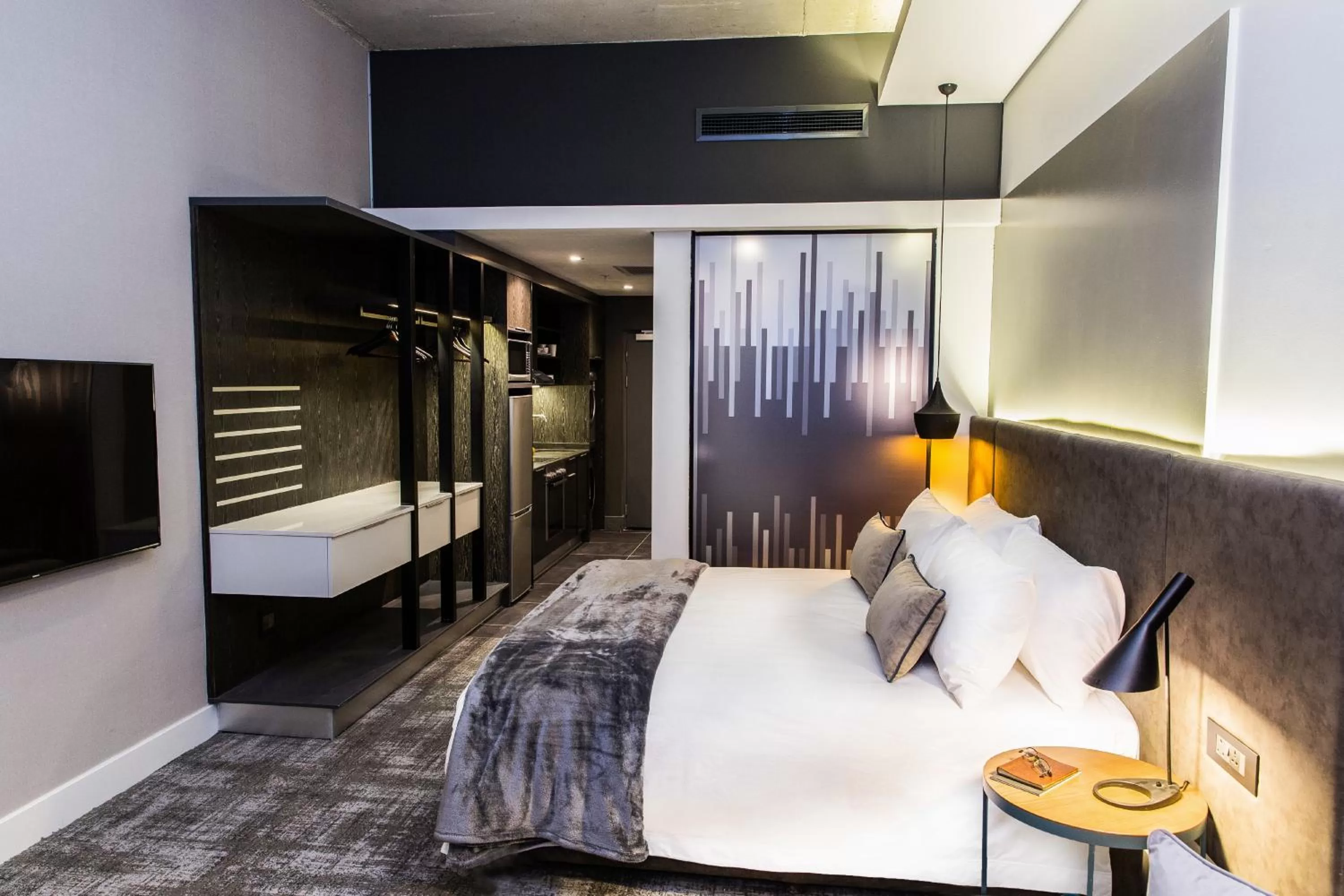 Bedroom, Bed in The Capital Mirage