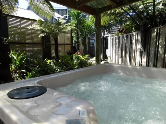 Day in Southpacific Motel