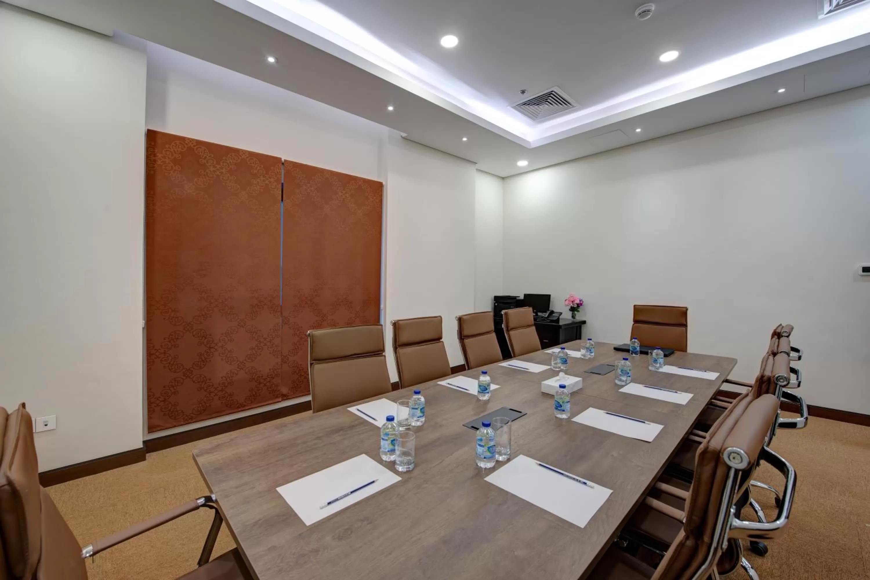 Business facilities in Center Hotel Sharjah