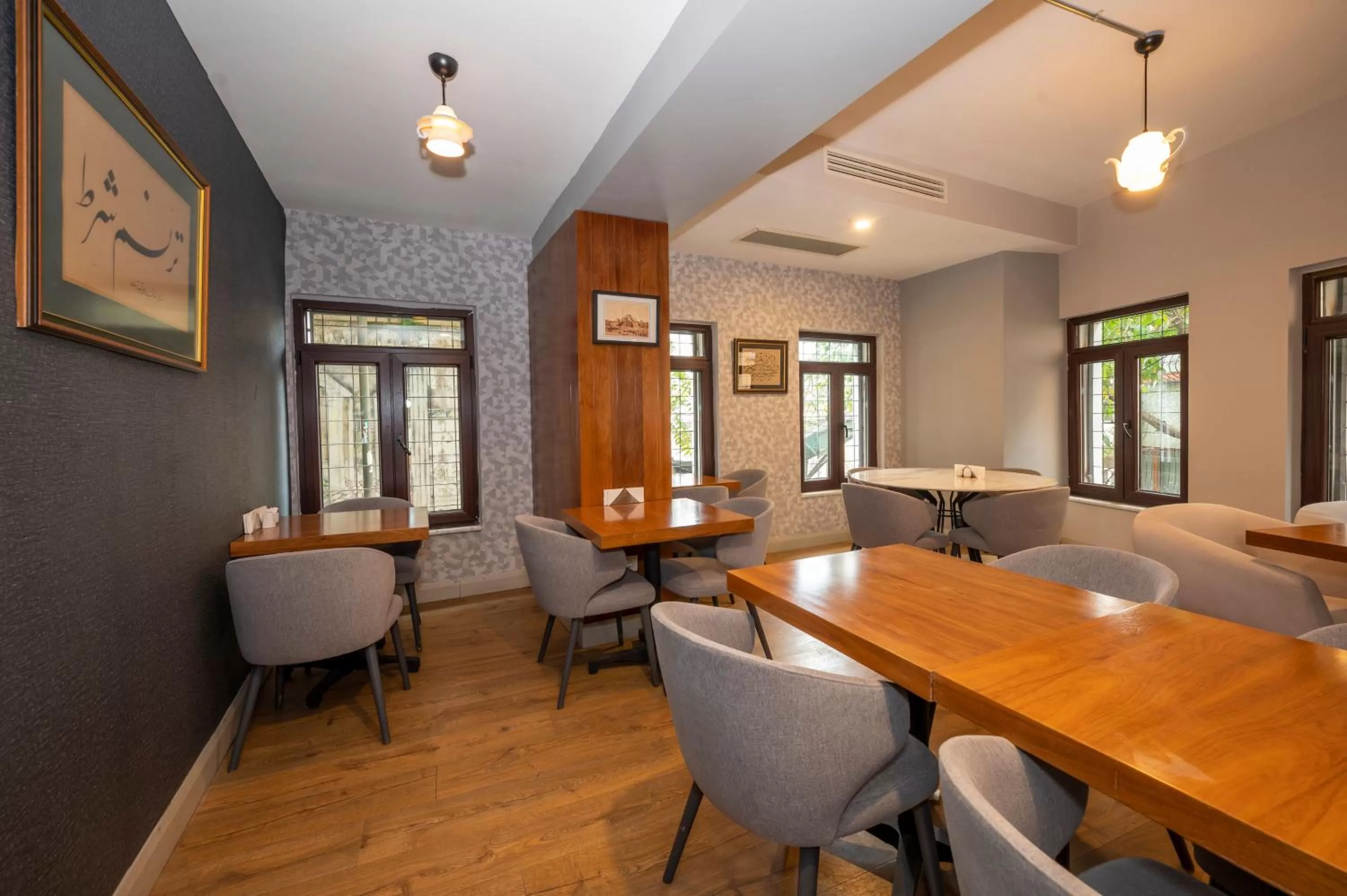 Restaurant/places to eat in Juno Hotel Taksim