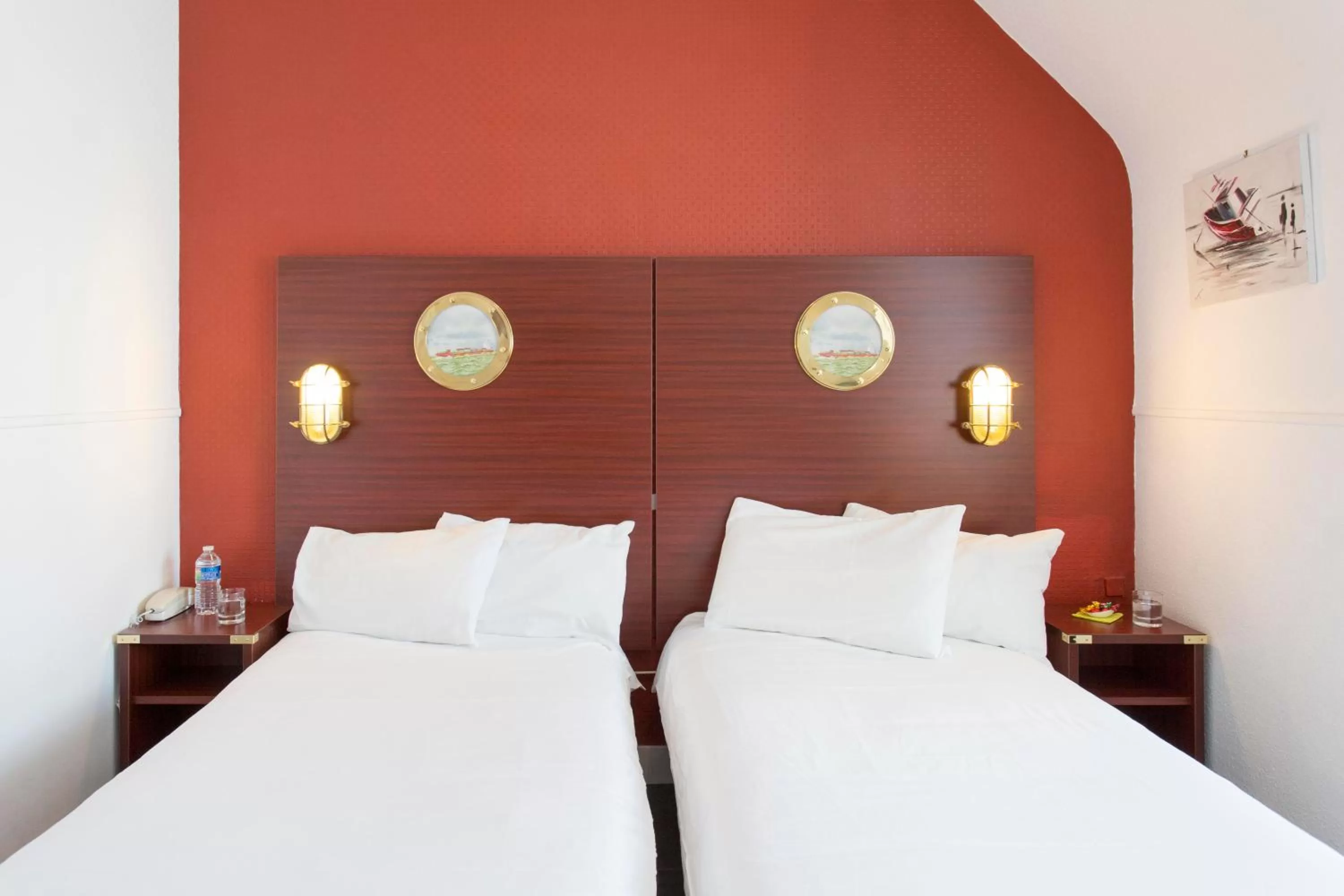 Bedroom in Hôtel Les Gens De Mer Lorient by Popinns